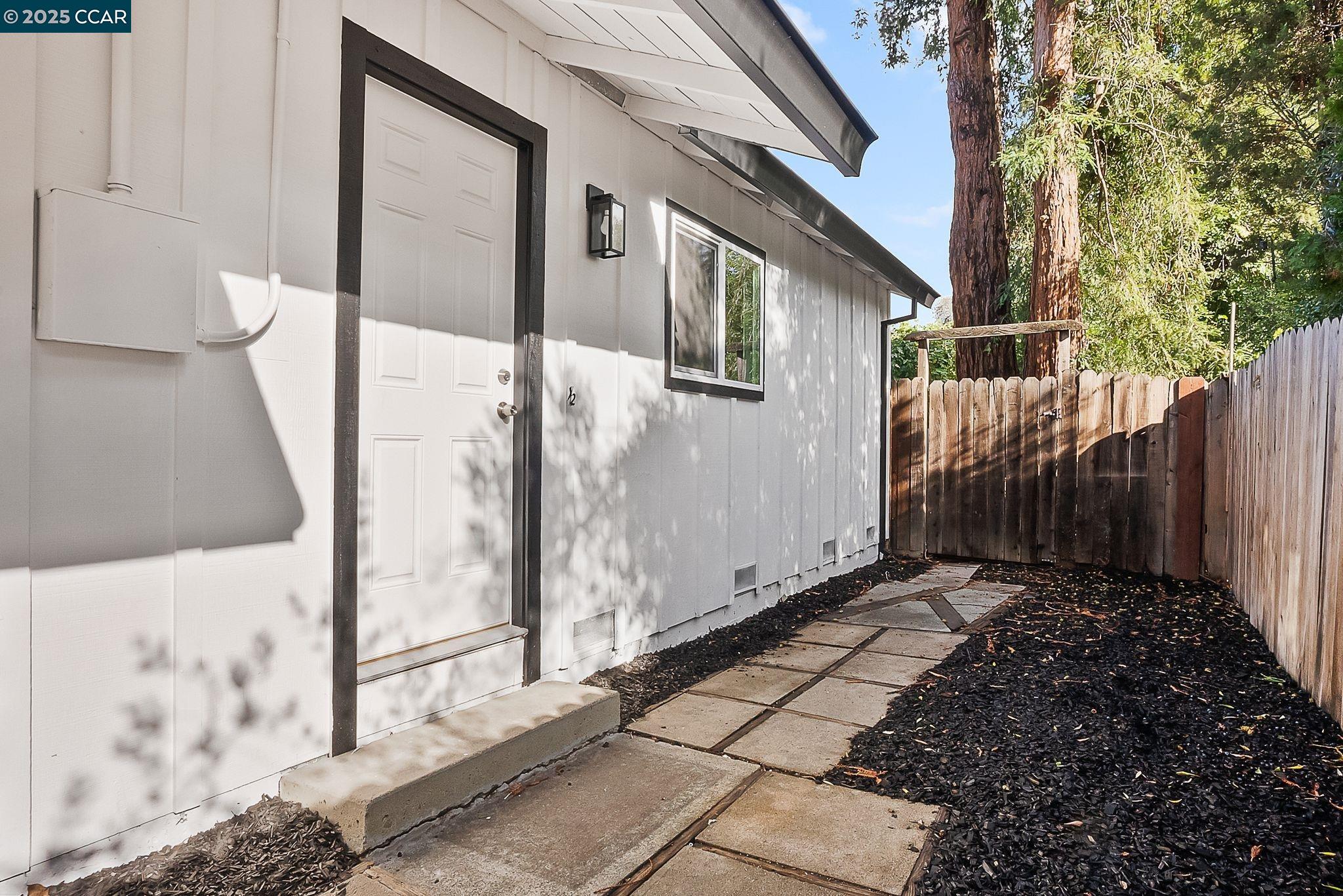 Detail Gallery Image 25 of 36 For 1640 Apple Dr, Concord,  CA 94518 - 4 Beds | 2 Baths