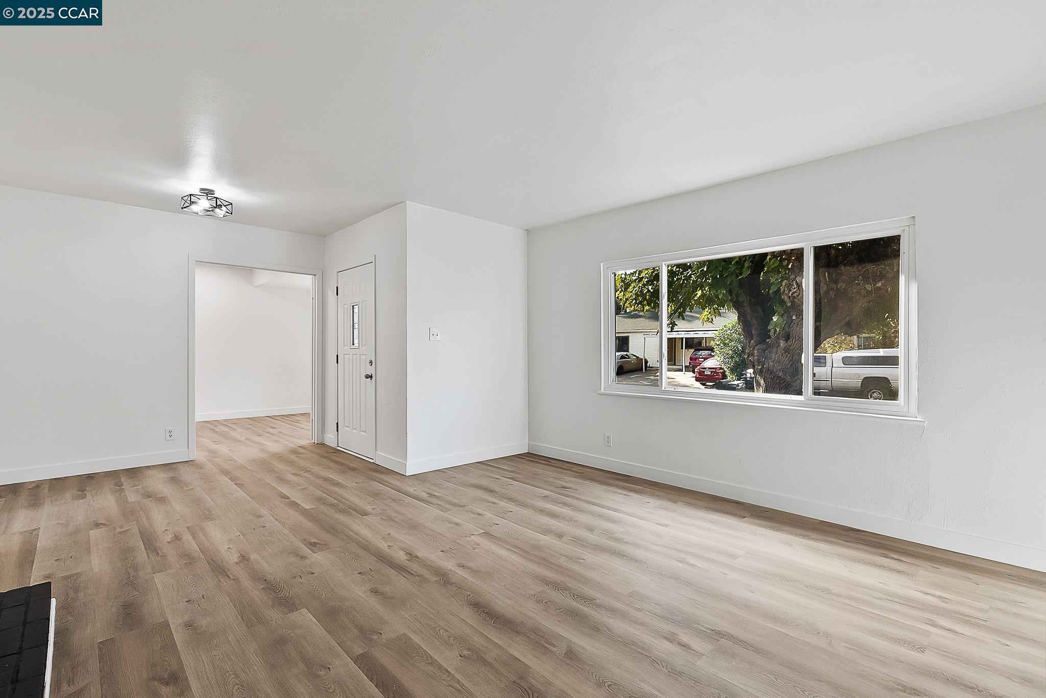 Detail Gallery Image 8 of 36 For 1640 Apple Dr, Concord,  CA 94518 - 4 Beds | 2 Baths