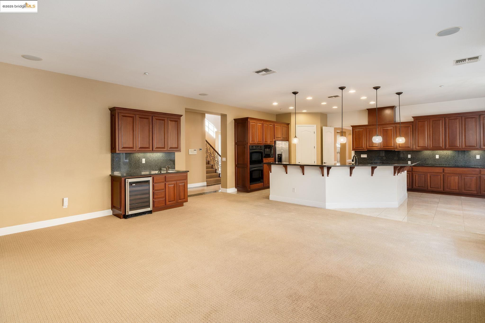 Detail Gallery Image 15 of 46 For 30 Arundel Dr, Hayward,  CA 94542 - 4 Beds | 4 Baths