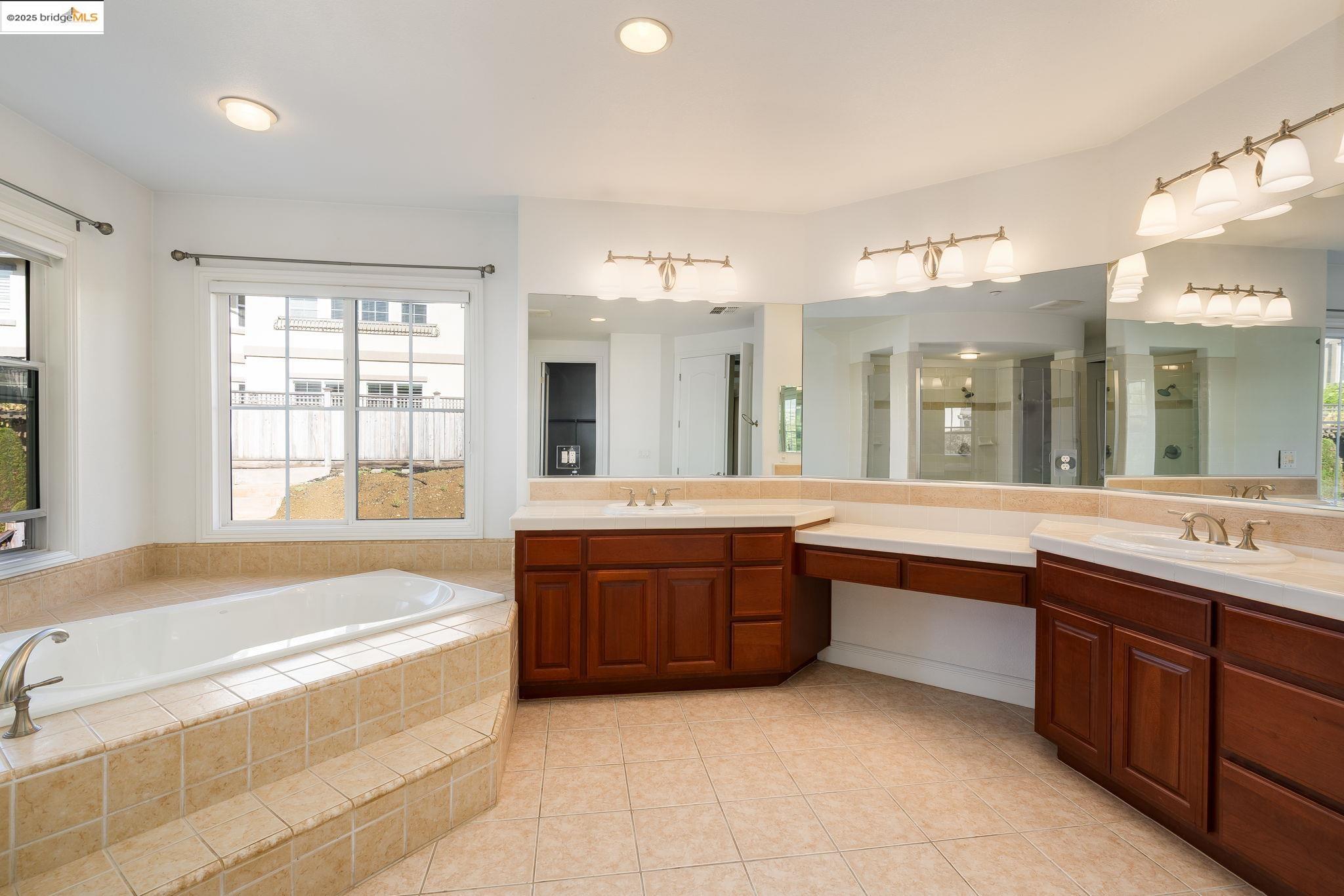 Detail Gallery Image 25 of 46 For 30 Arundel Dr, Hayward,  CA 94542 - 4 Beds | 4 Baths