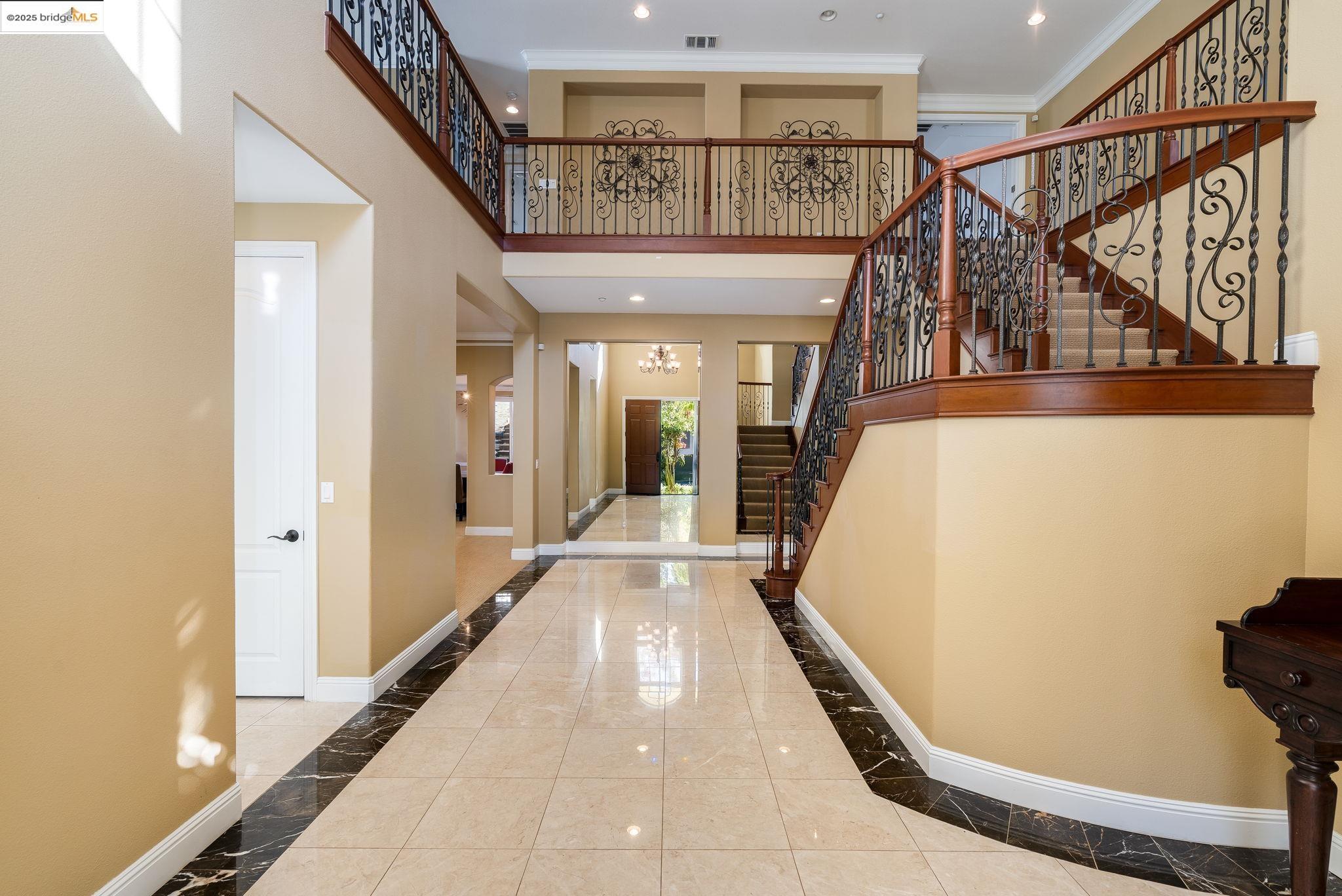 Detail Gallery Image 4 of 46 For 30 Arundel Dr, Hayward,  CA 94542 - 4 Beds | 4 Baths