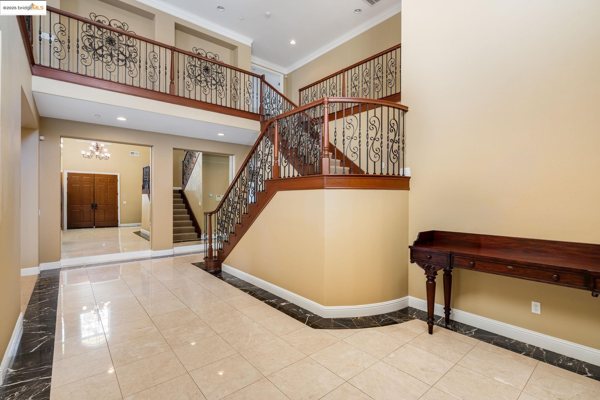 Detail Gallery Image 6 of 46 For 30 Arundel Dr, Hayward,  CA 94542 - 4 Beds | 4 Baths