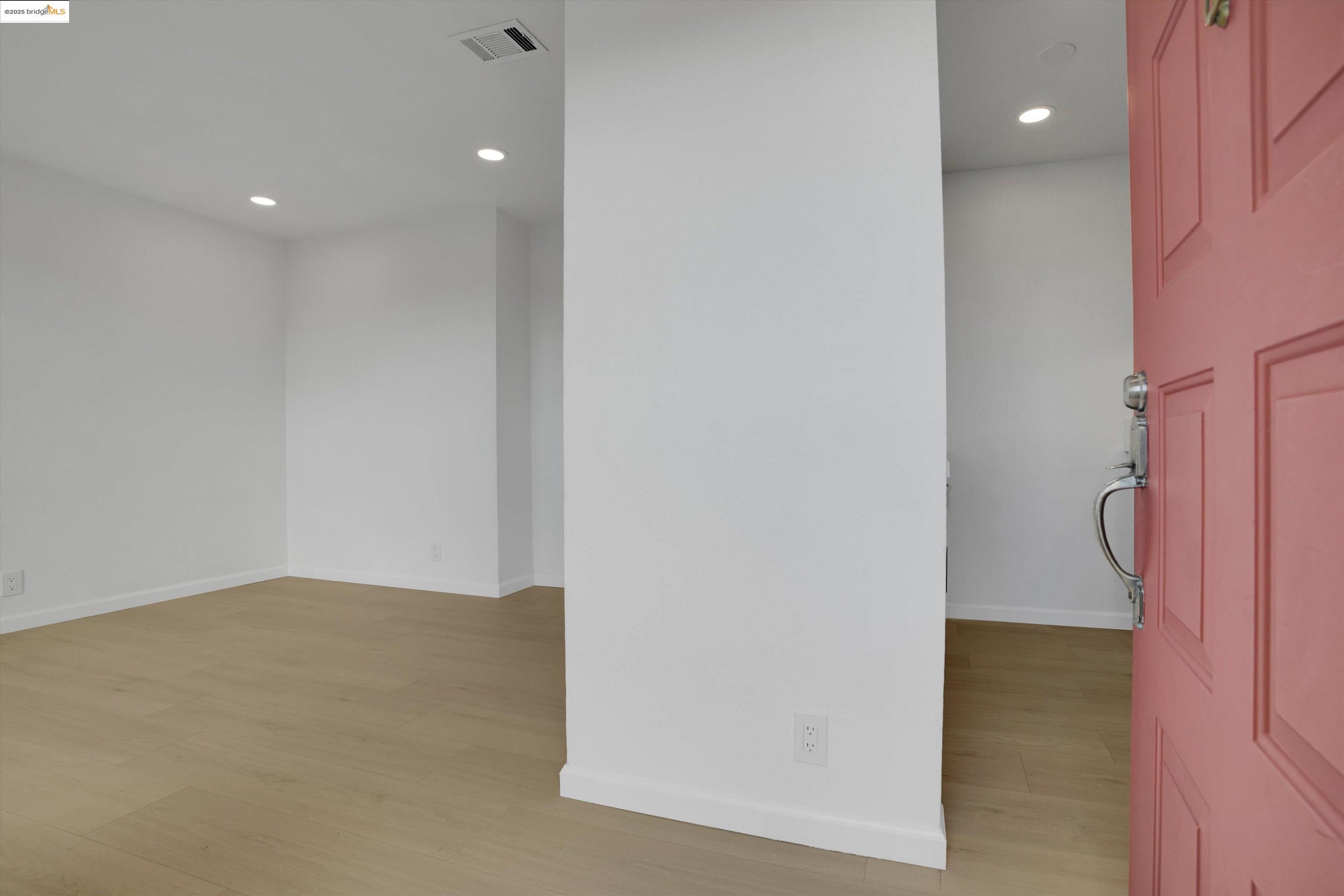 Detail Gallery Image 11 of 48 For 29621 Red Oak Ct #6,  Hayward,  CA 94544 - 1 Beds | 1 Baths