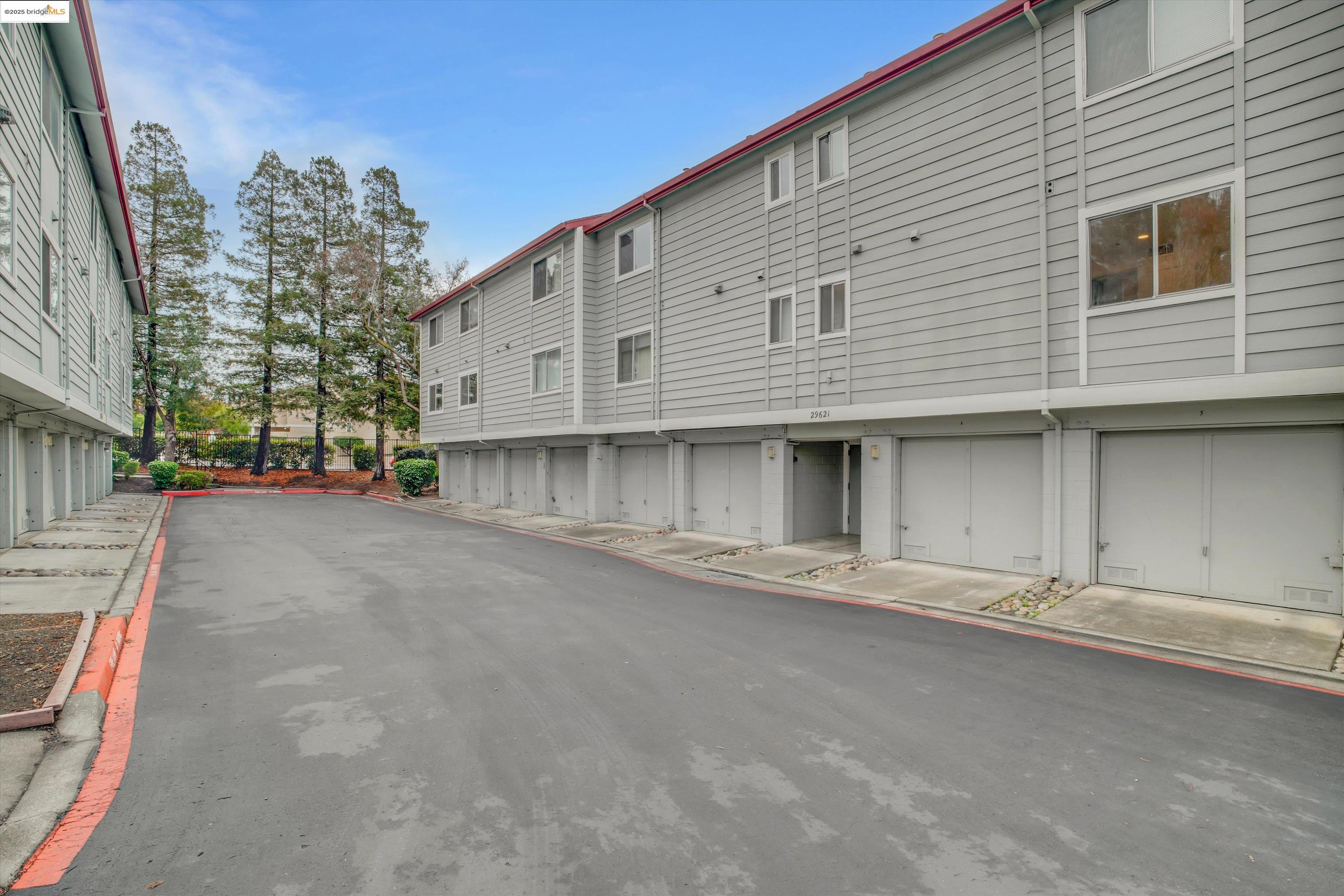 Detail Gallery Image 39 of 48 For 29621 Red Oak Ct #6,  Hayward,  CA 94544 - 1 Beds | 1 Baths