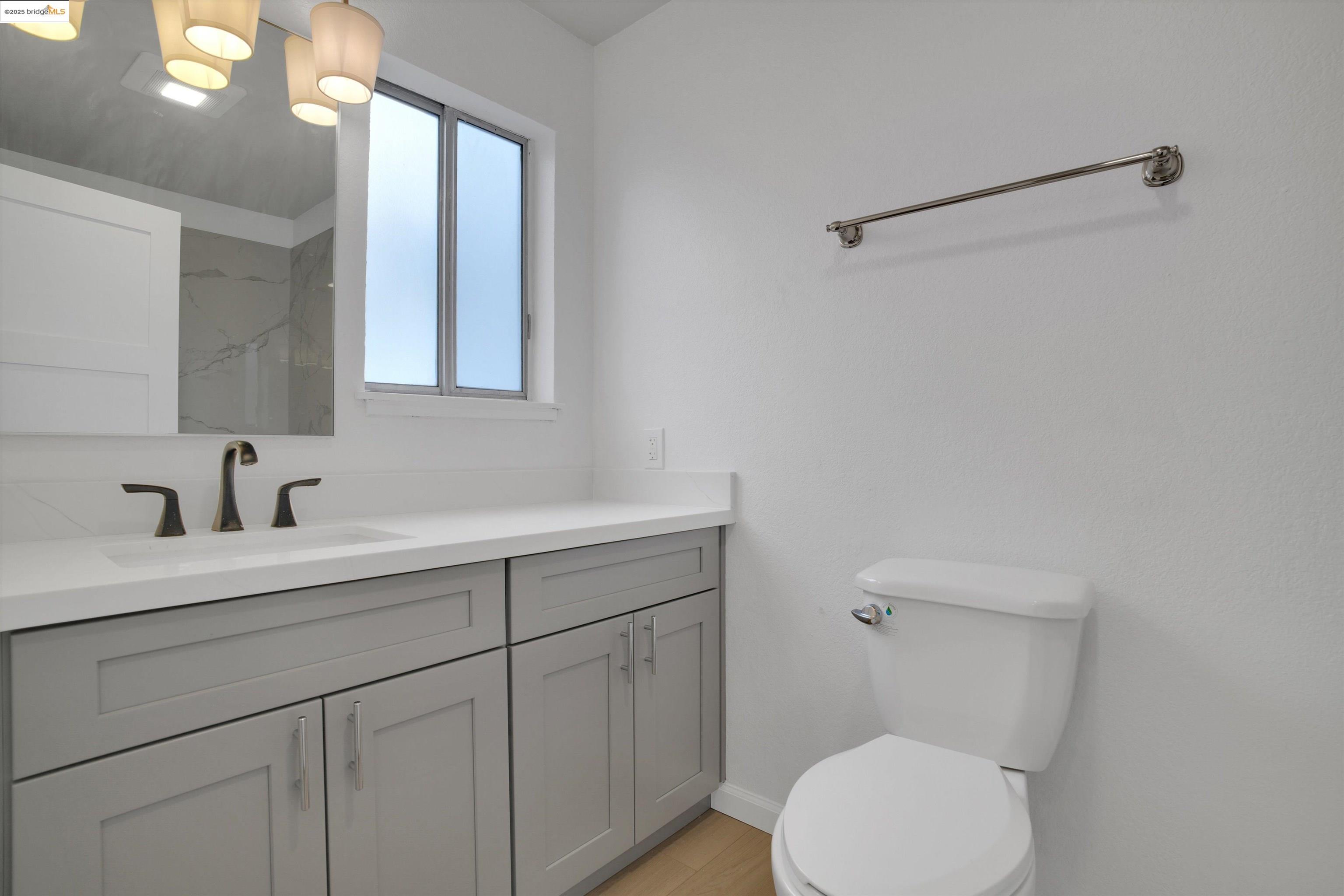 Detail Gallery Image 5 of 48 For 29621 Red Oak Ct #6,  Hayward,  CA 94544 - 1 Beds | 1 Baths