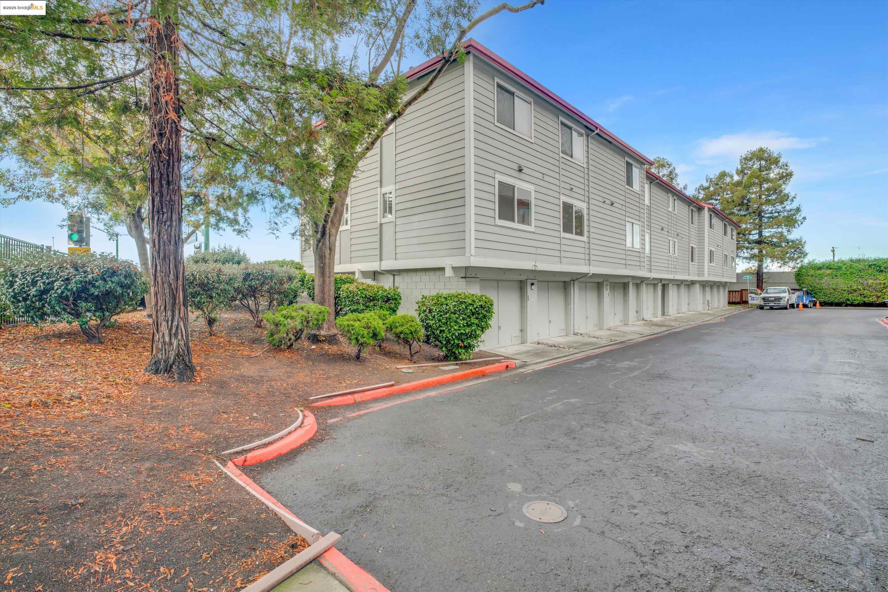 Detail Gallery Image 42 of 48 For 29621 Red Oak Ct #6,  Hayward,  CA 94544 - 1 Beds | 1 Baths