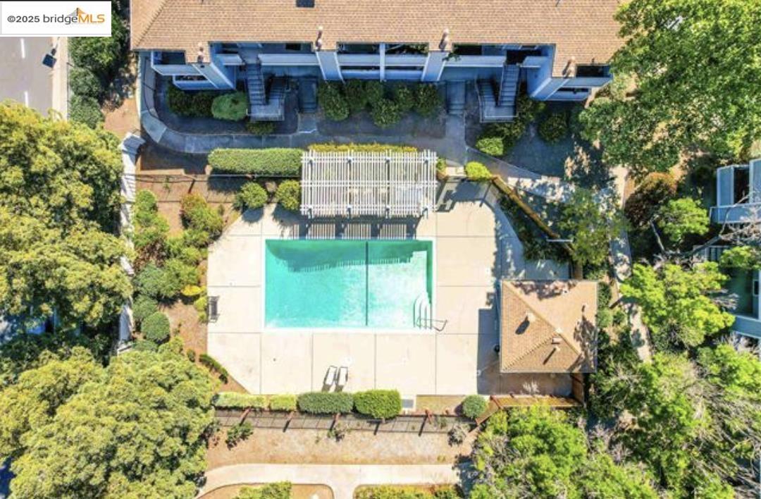 Detail Gallery Image 6 of 48 For 29621 Red Oak Ct #6,  Hayward,  CA 94544 - 1 Beds | 1 Baths