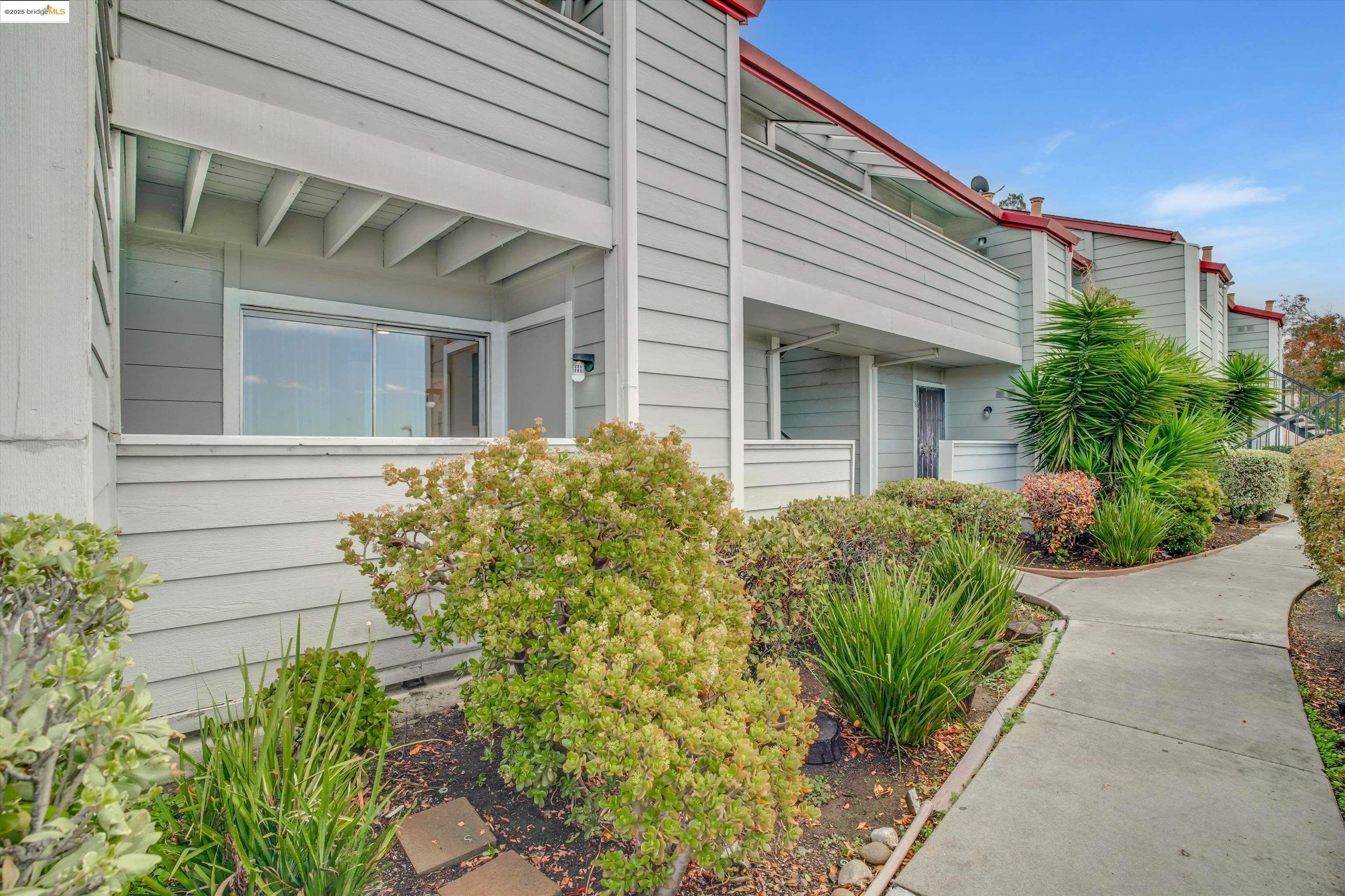 Detail Gallery Image 8 of 48 For 29621 Red Oak Ct #6,  Hayward,  CA 94544 - 1 Beds | 1 Baths