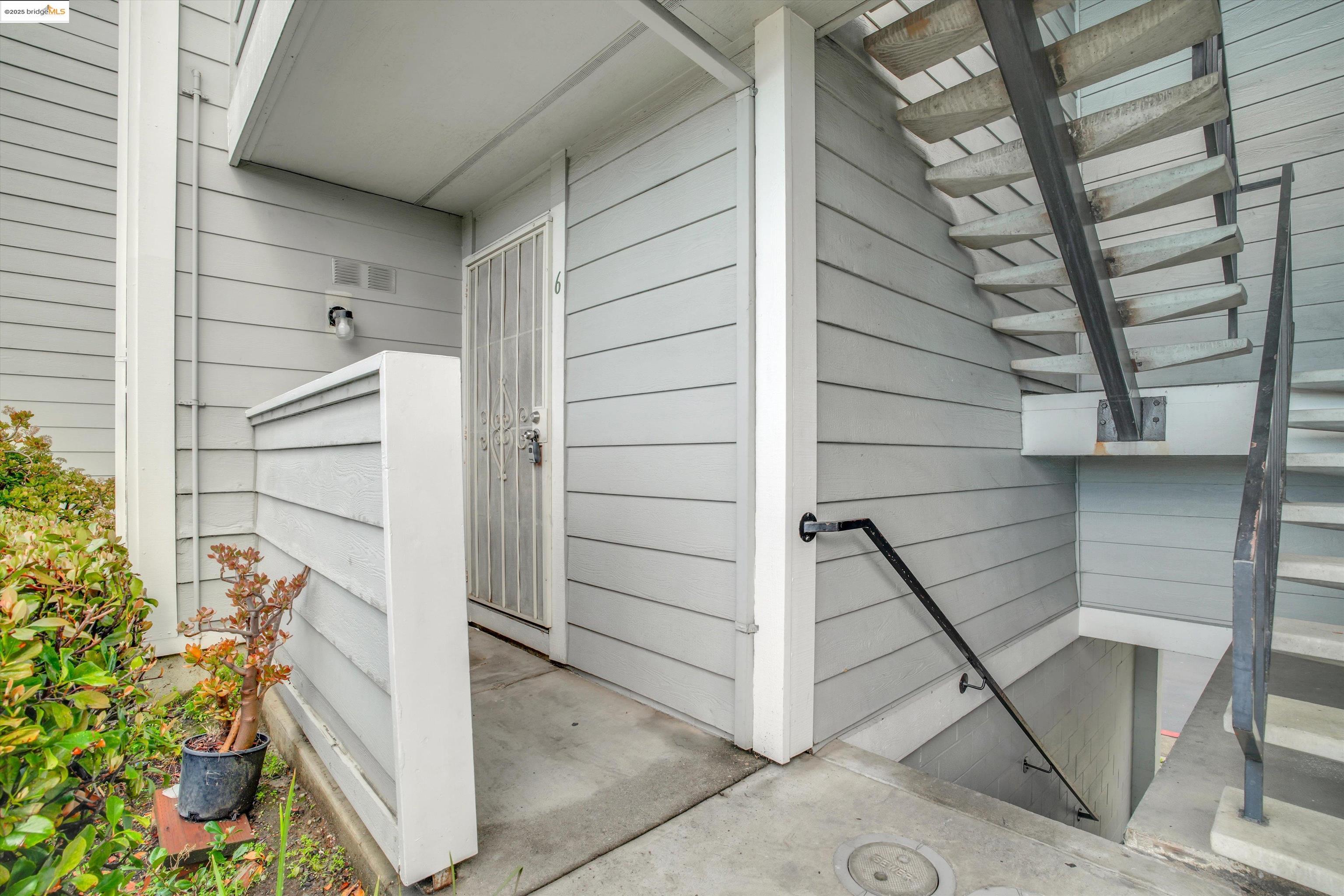 Detail Gallery Image 10 of 48 For 29621 Red Oak Ct #6,  Hayward,  CA 94544 - 1 Beds | 1 Baths