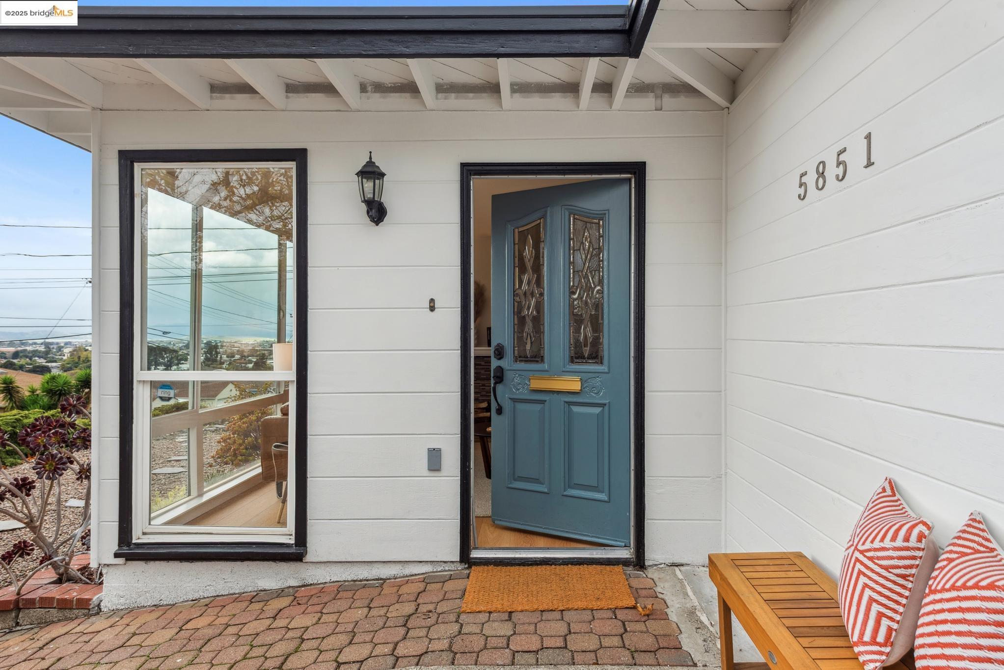 Front Image Thumbnail for EB41117837