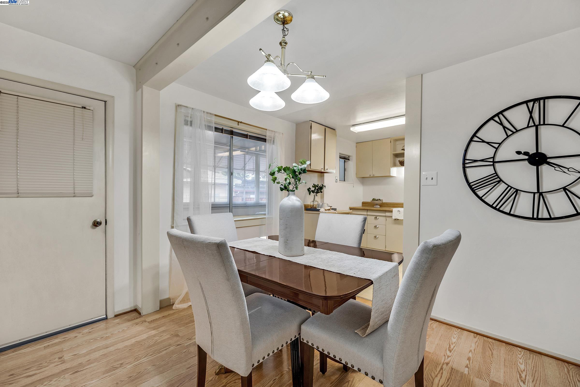 Detail Gallery Image 29 of 36 For 589 S M St, Livermore,  CA 94550 - 3 Beds | 2 Baths