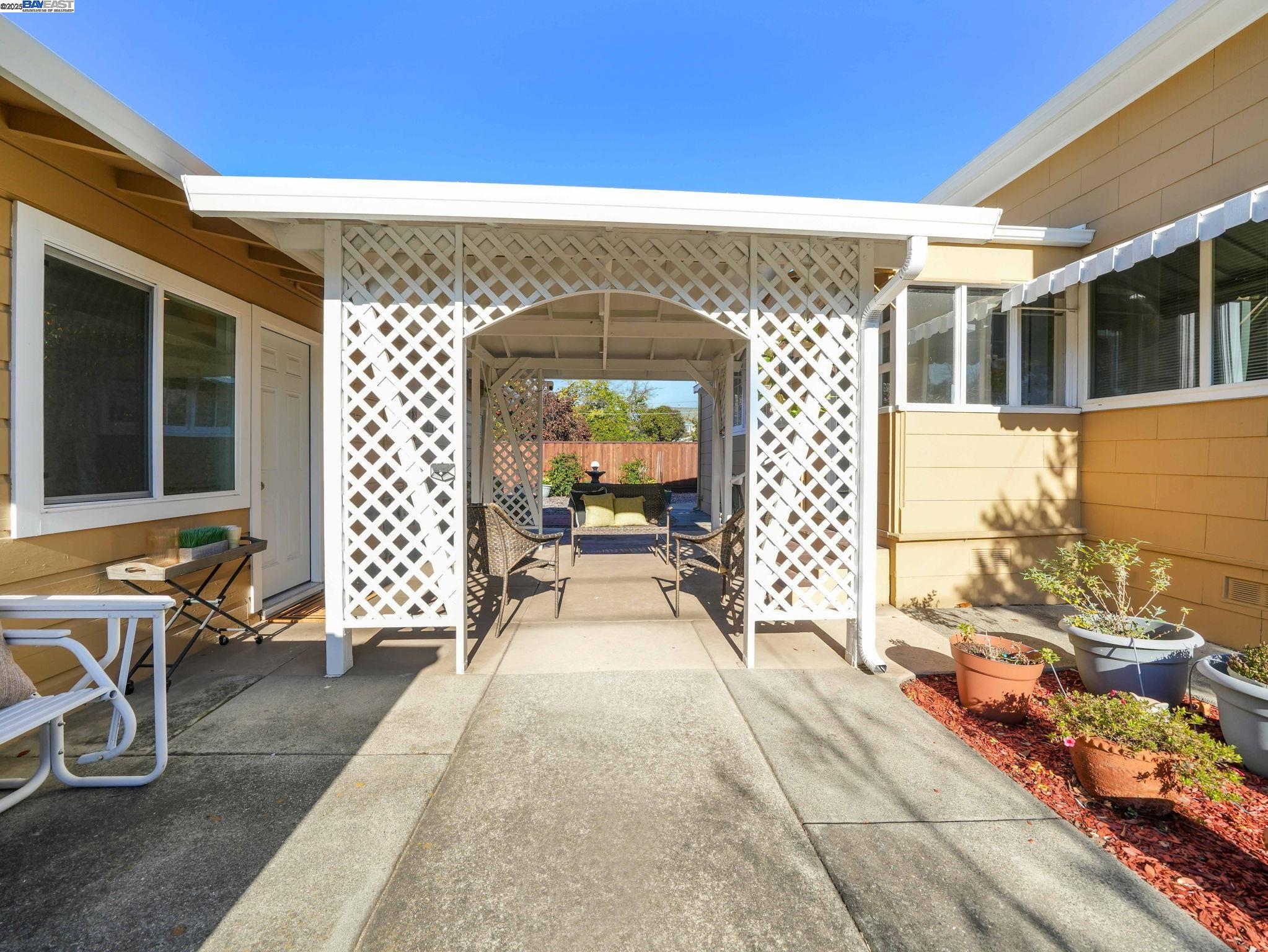 Detail Gallery Image 37 of 40 For 589 S M St, Livermore,  CA 94550 - 3 Beds | 2 Baths