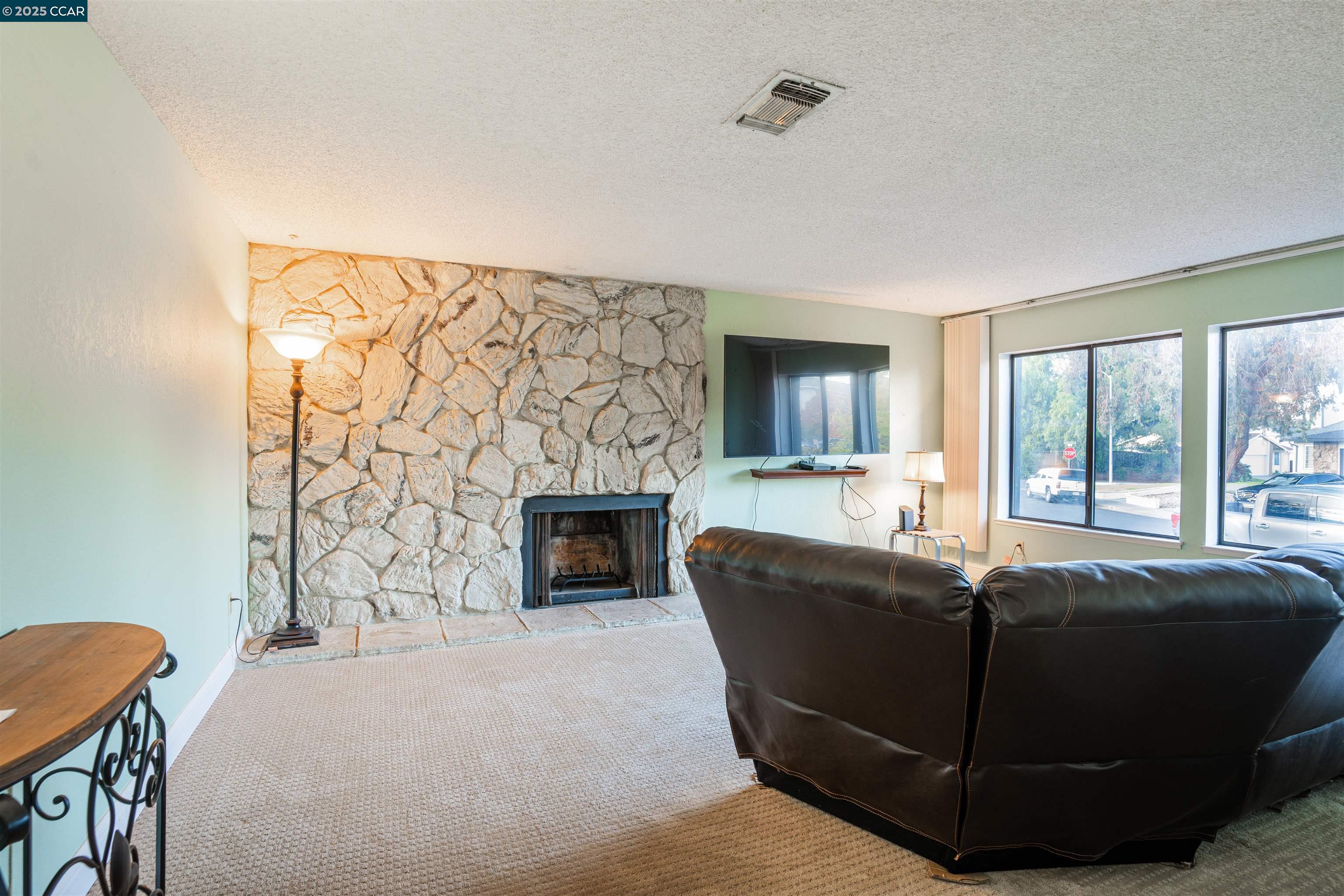 Detail Gallery Image 12 of 29 For 1993 Calaveras Dr, Bay Point,  CA 94565 - 3 Beds | 2 Baths