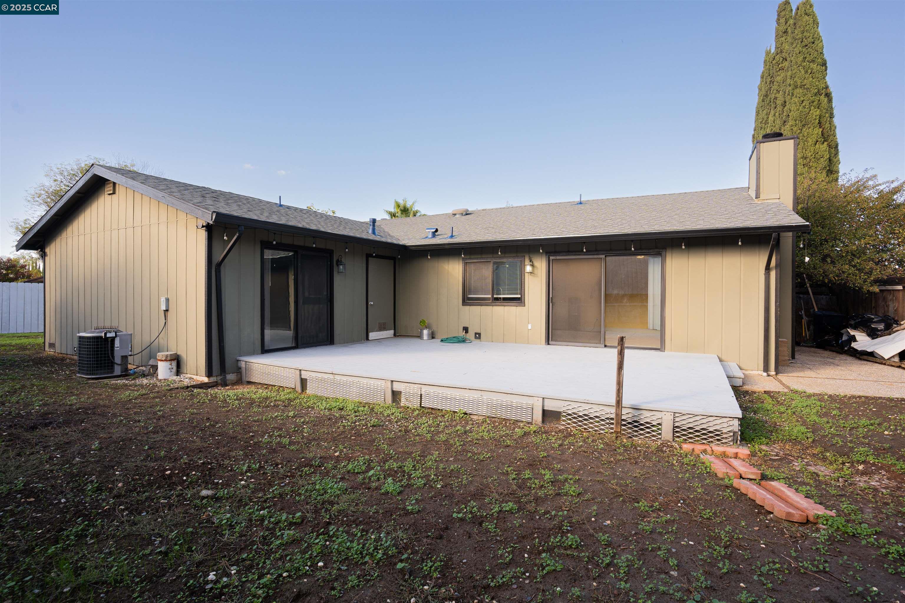 Detail Gallery Image 21 of 29 For 1993 Calaveras Dr, Bay Point,  CA 94565 - 3 Beds | 2 Baths