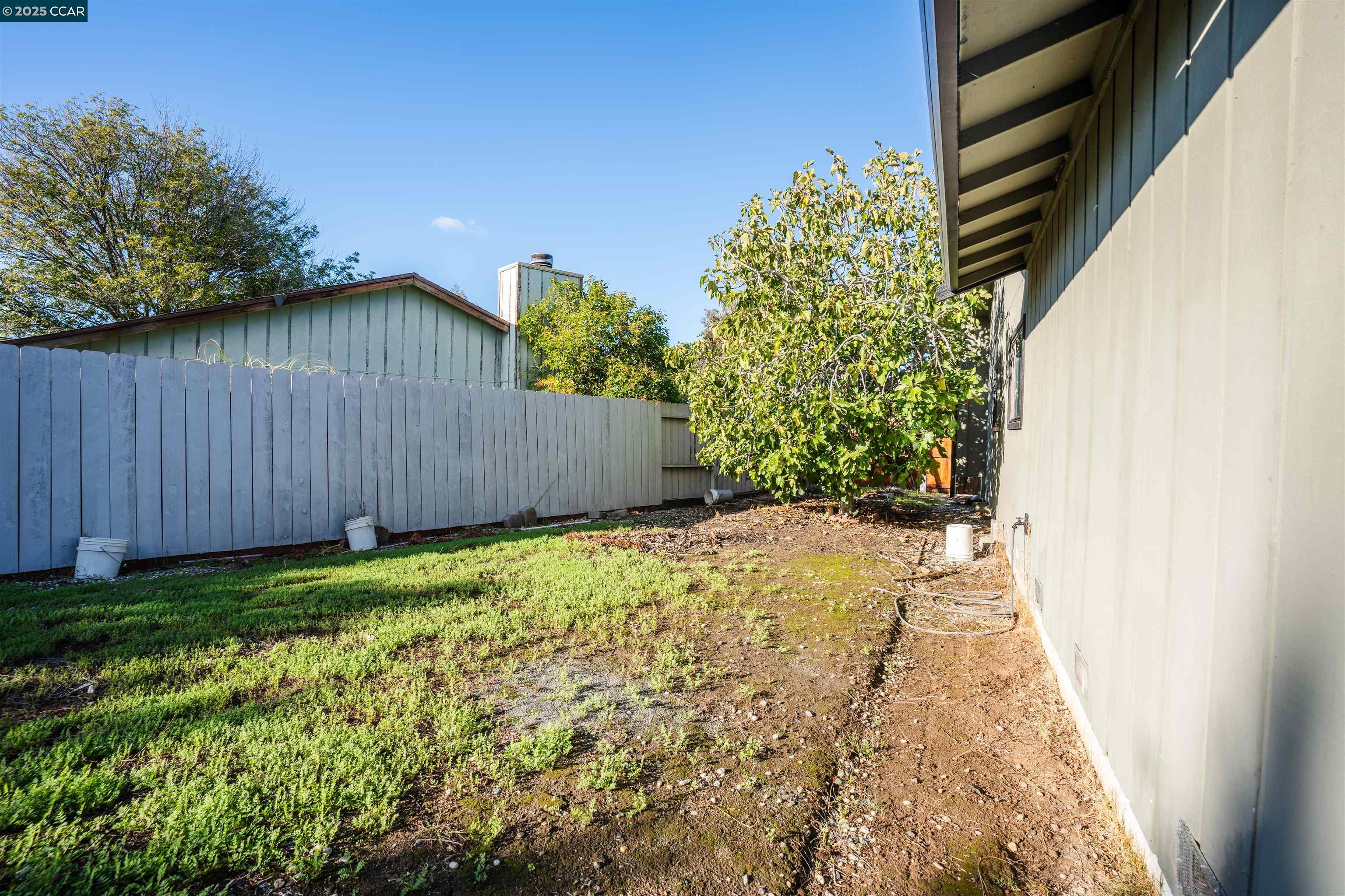 Detail Gallery Image 26 of 29 For 1993 Calaveras Dr, Bay Point,  CA 94565 - 3 Beds | 2 Baths