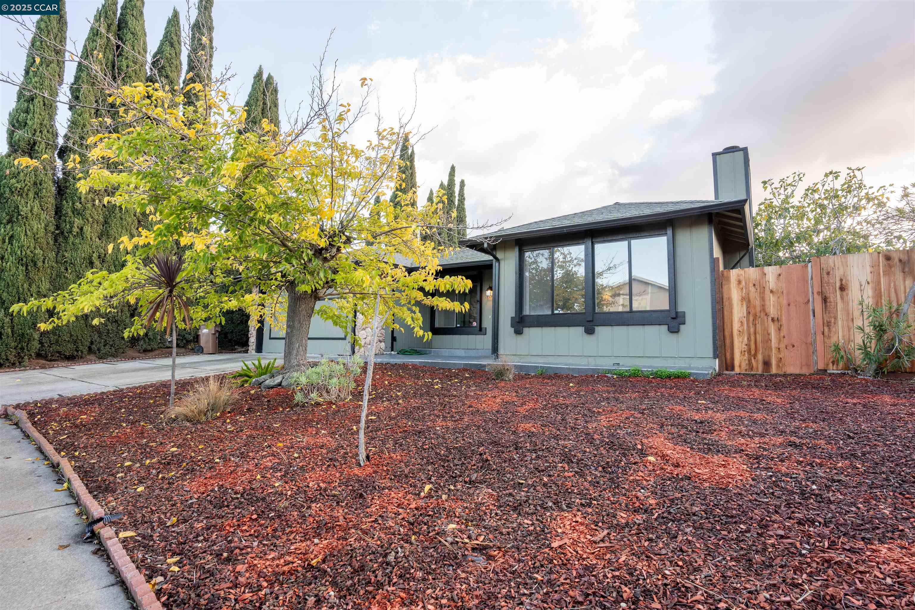 Detail Gallery Image 5 of 29 For 1993 Calaveras Dr, Bay Point,  CA 94565 - 3 Beds | 2 Baths