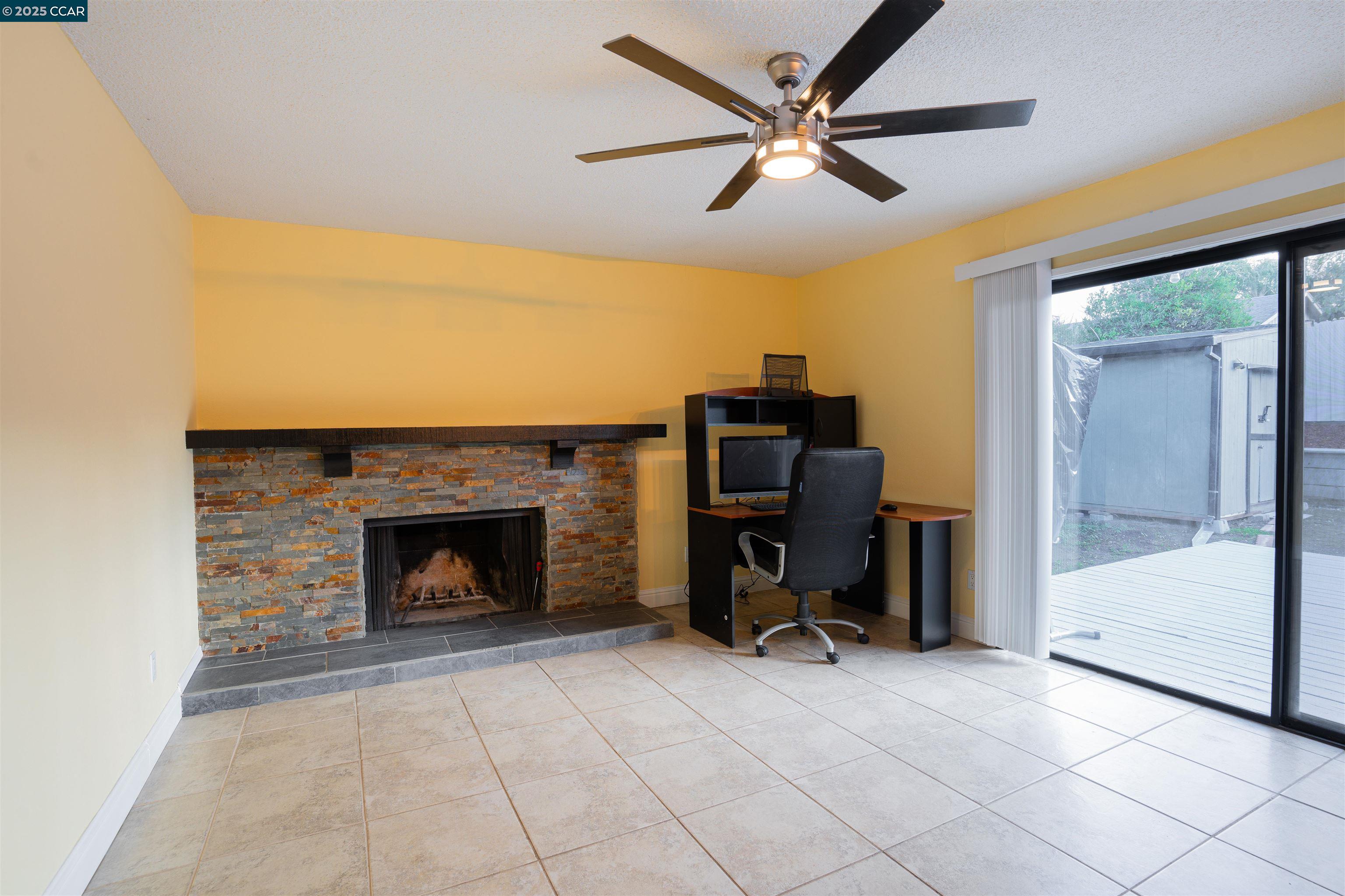 Detail Gallery Image 10 of 29 For 1993 Calaveras Dr, Bay Point,  CA 94565 - 3 Beds | 2 Baths