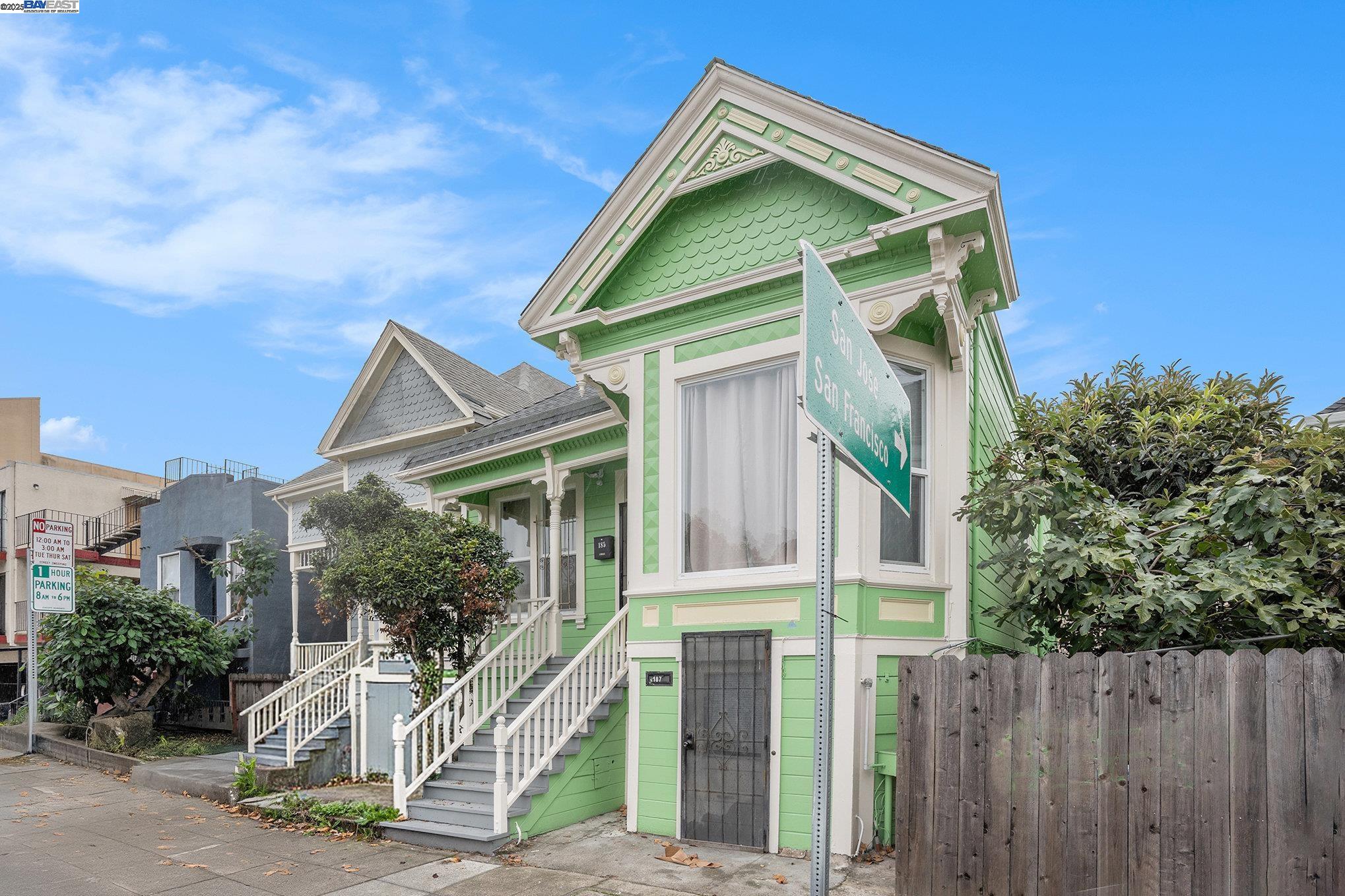 Detail Gallery Image 4 of 20 For 185 7th St, Oakland,  CA 94607 - 5 Beds | 2 Baths