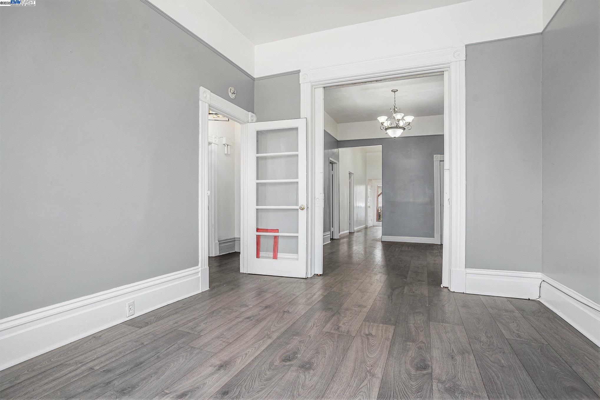 Detail Gallery Image 7 of 20 For 185 7th St, Oakland,  CA 94607 - 5 Beds | 2 Baths