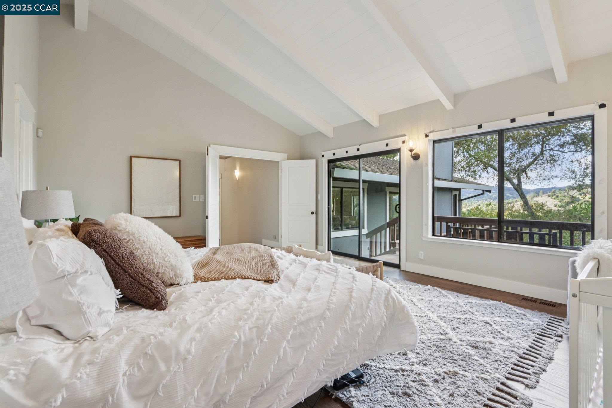 Detail Gallery Image 23 of 55 For 858 Mountain View Dr, Lafayette,  CA 94549 - 5 Beds | 3/1 Baths