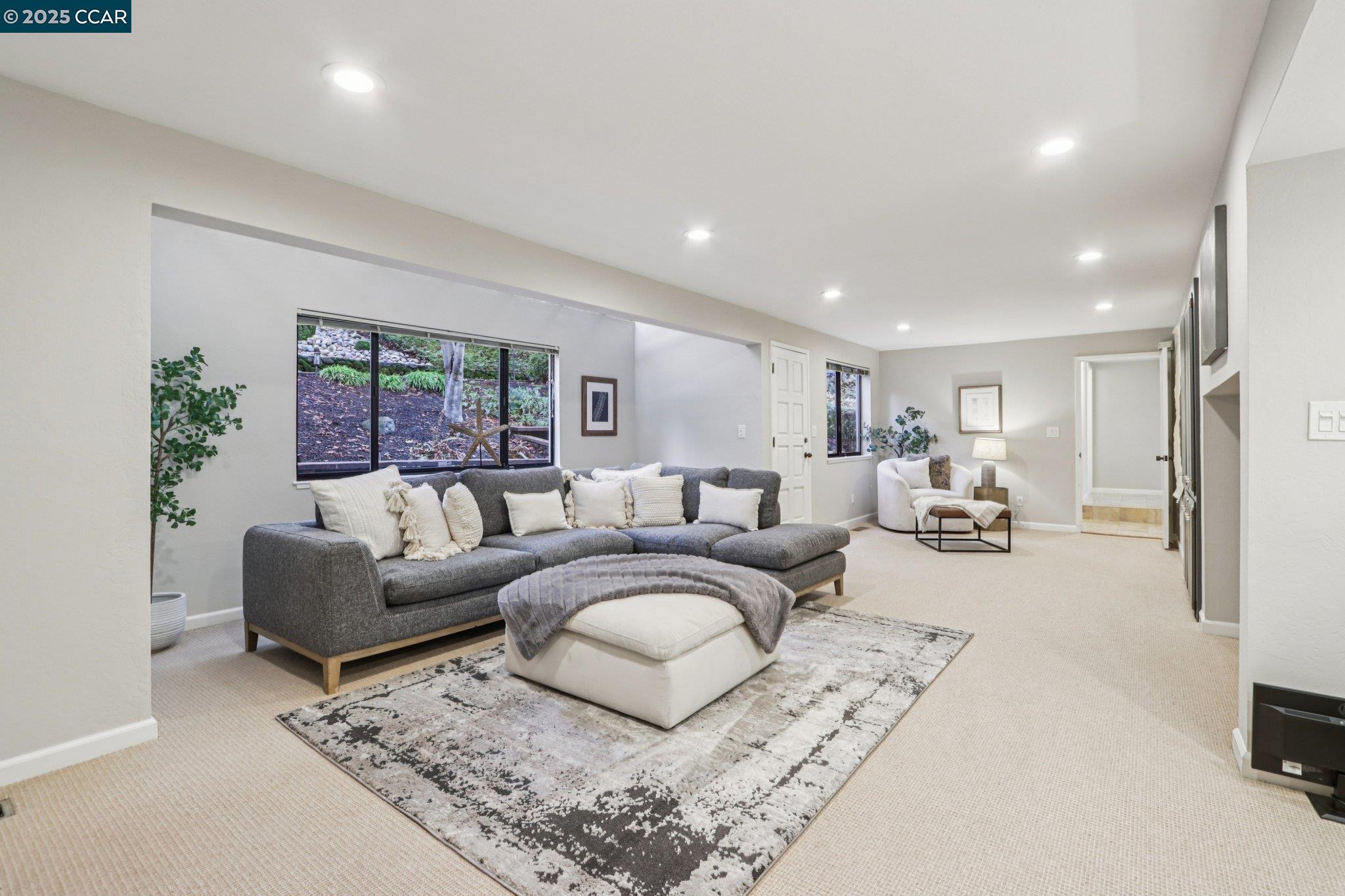 Detail Gallery Image 30 of 55 For 858 Mountain View Dr, Lafayette,  CA 94549 - 5 Beds | 3/1 Baths