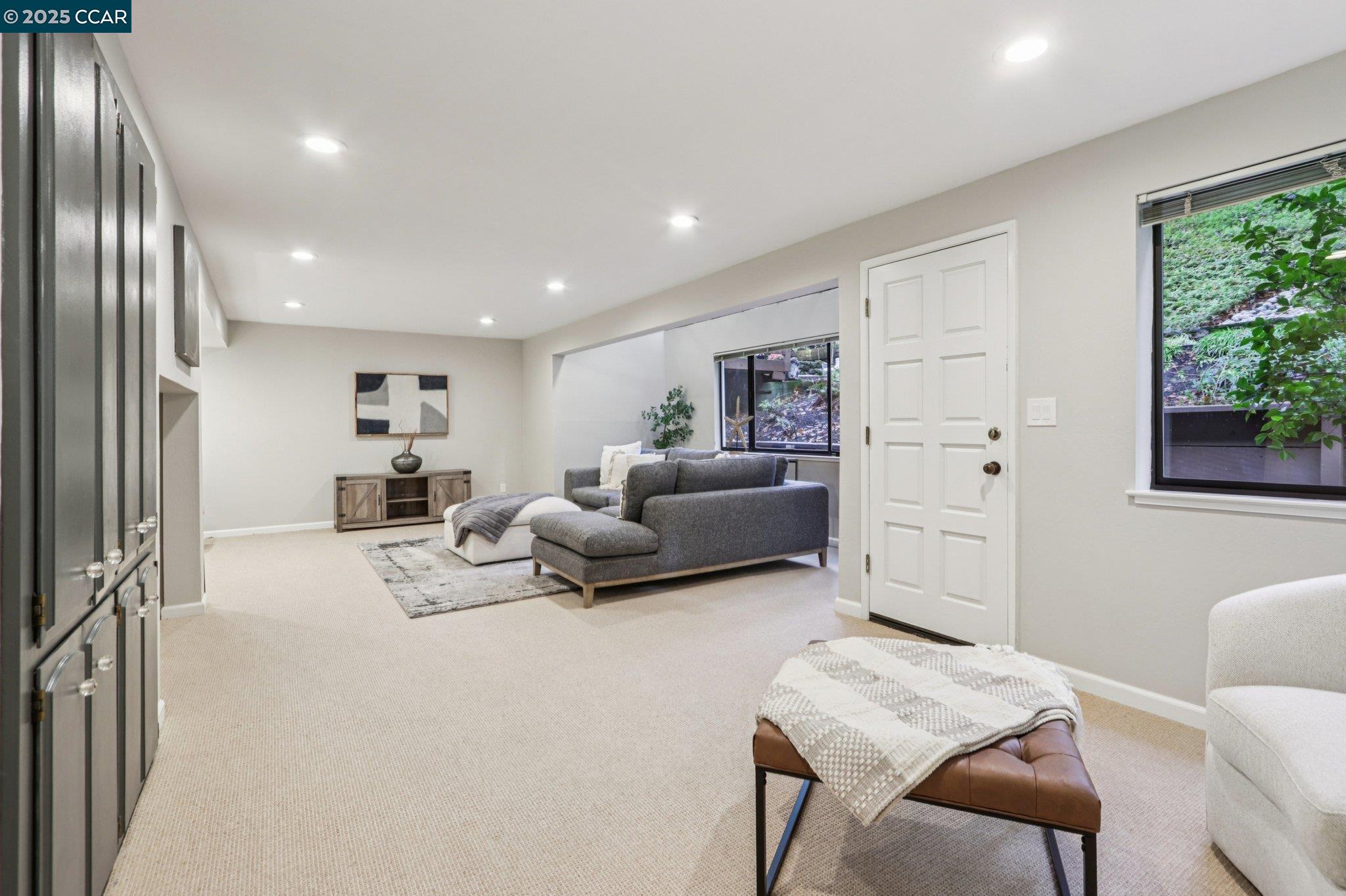 Detail Gallery Image 31 of 55 For 858 Mountain View Dr, Lafayette,  CA 94549 - 5 Beds | 3/1 Baths