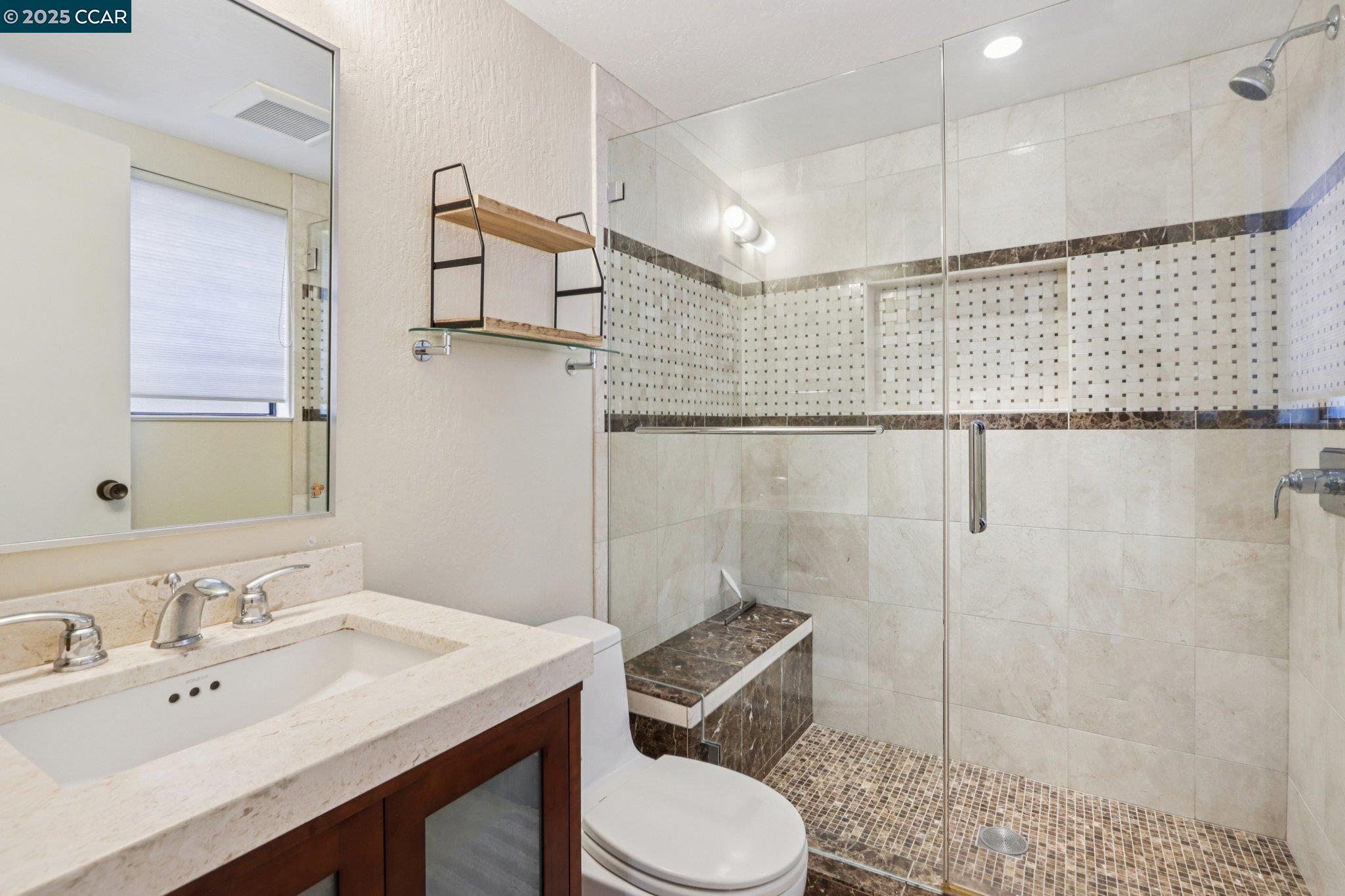 Detail Gallery Image 35 of 55 For 858 Mountain View Dr, Lafayette,  CA 94549 - 5 Beds | 3/1 Baths