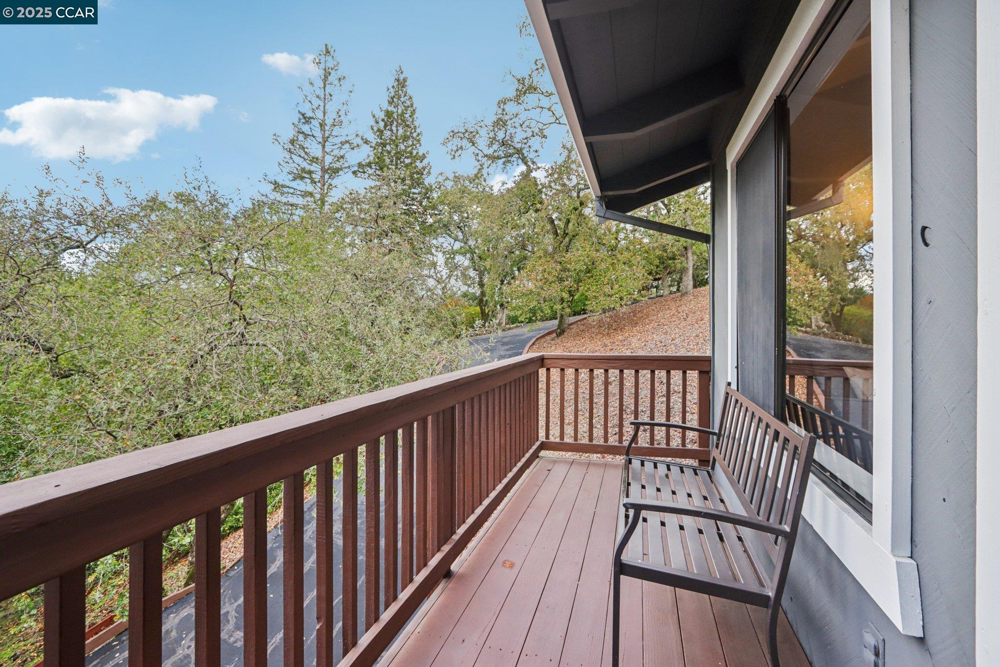 Detail Gallery Image 40 of 55 For 858 Mountain View Dr, Lafayette,  CA 94549 - 5 Beds | 3/1 Baths