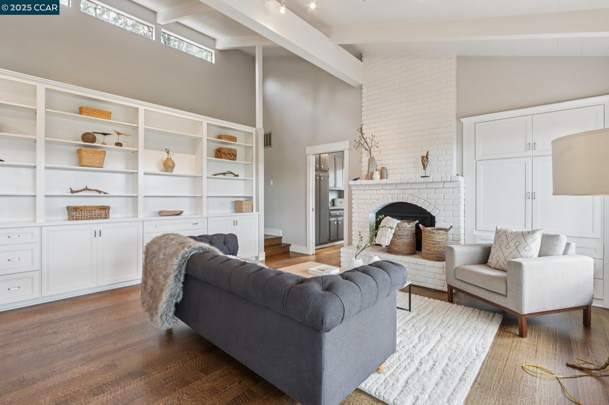 Detail Gallery Image 8 of 55 For 858 Mountain View Dr, Lafayette,  CA 94549 - 5 Beds | 3/1 Baths