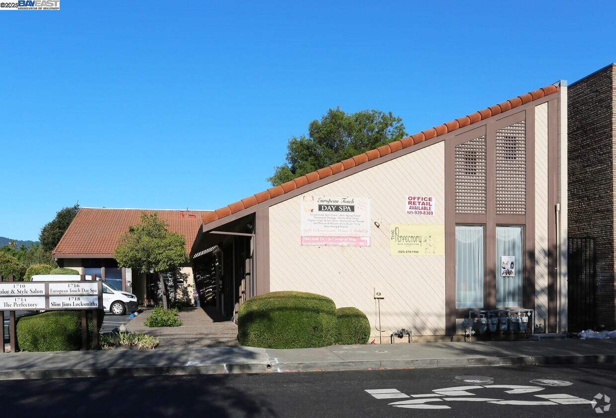 Detail Gallery Image 2 of 3 For 1710 Linda Drive, Pleasant Hill,  CA 94523 - – Beds | – Baths