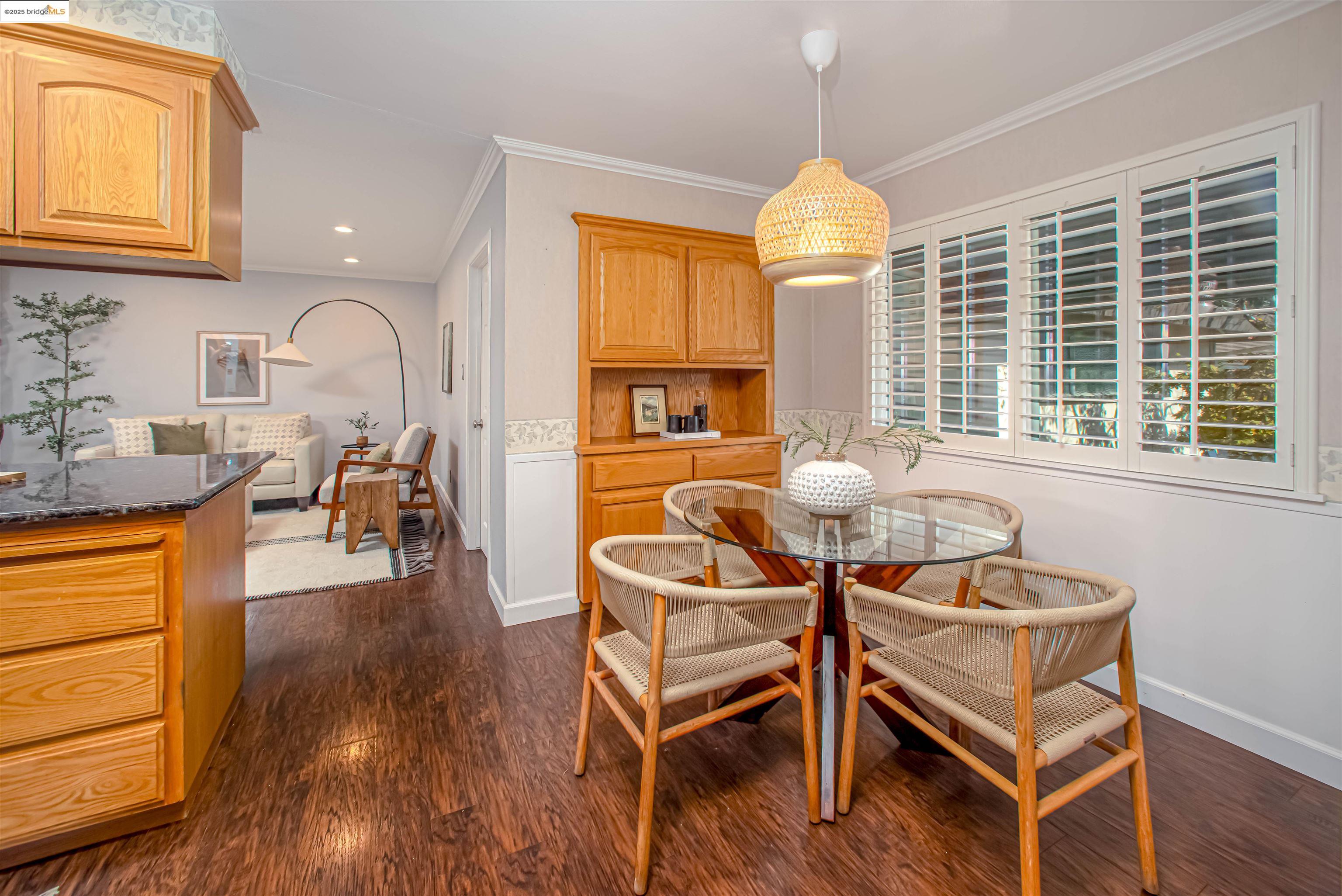 Detail Gallery Image 11 of 27 For 7036 13th St, Sacramento,  CA 95831 - 3 Beds | 2 Baths