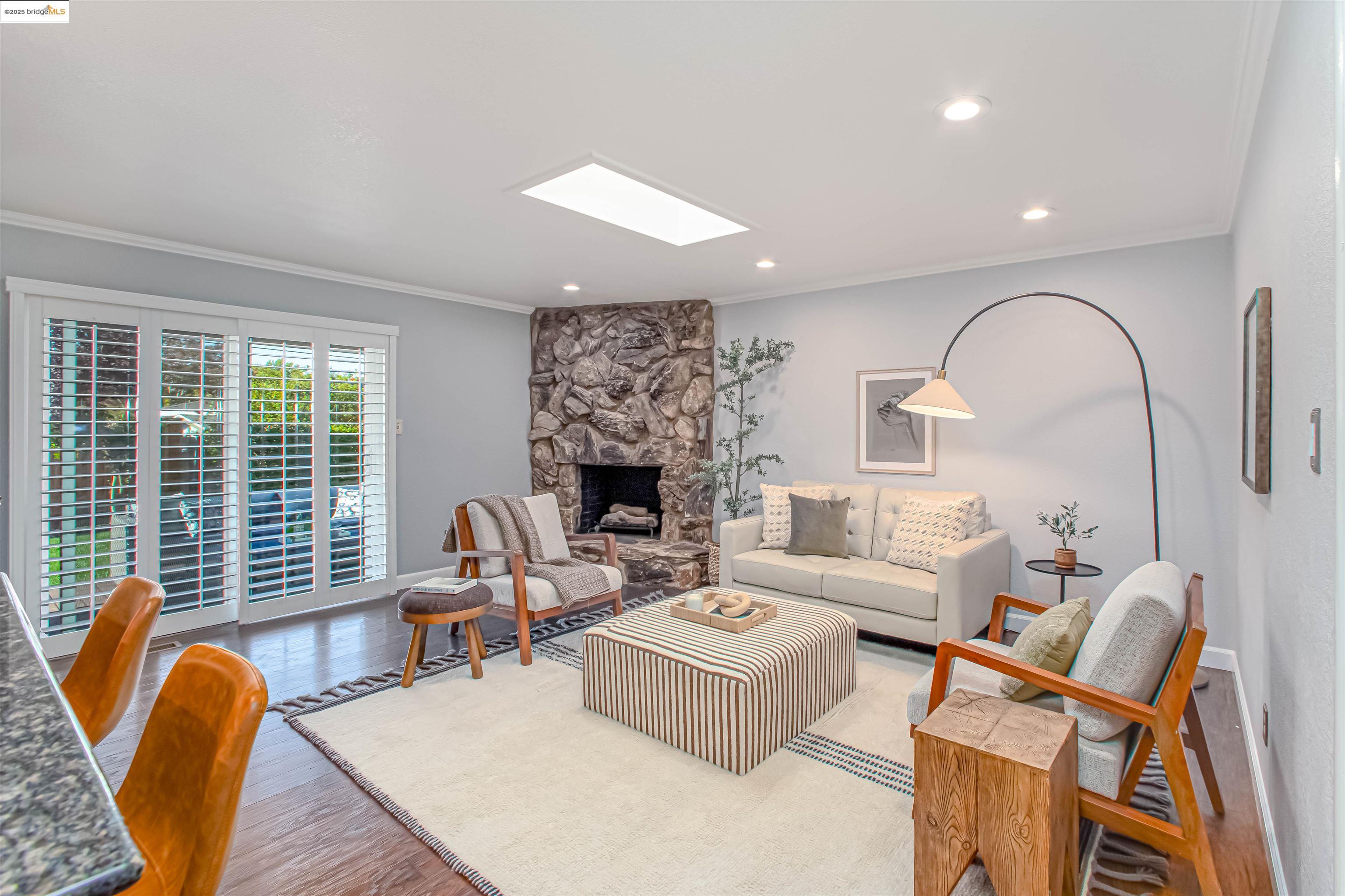 Detail Gallery Image 12 of 27 For 7036 13th St, Sacramento,  CA 95831 - 3 Beds | 2 Baths