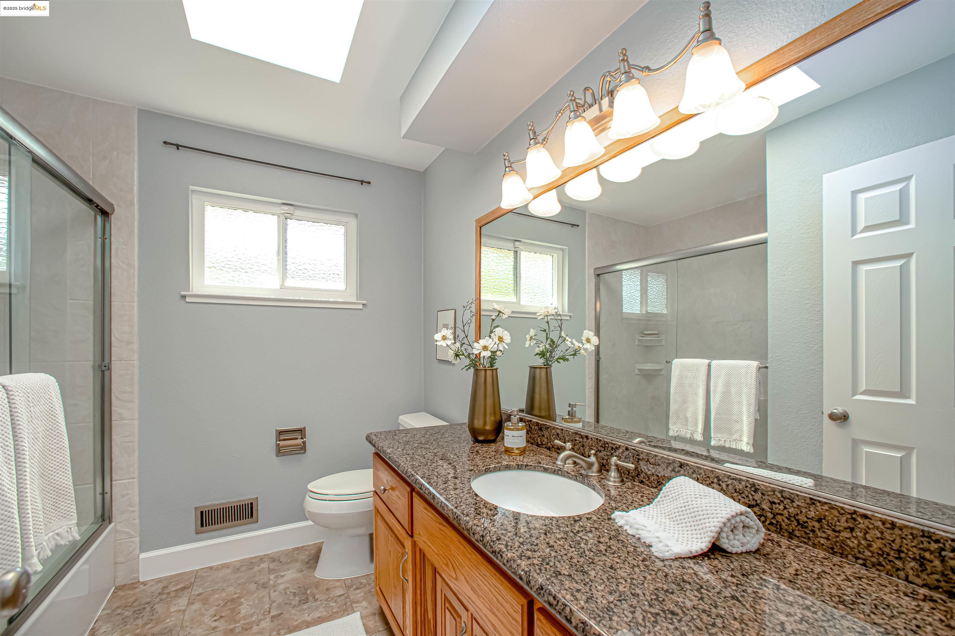 Detail Gallery Image 18 of 27 For 7036 13th St, Sacramento,  CA 95831 - 3 Beds | 2 Baths
