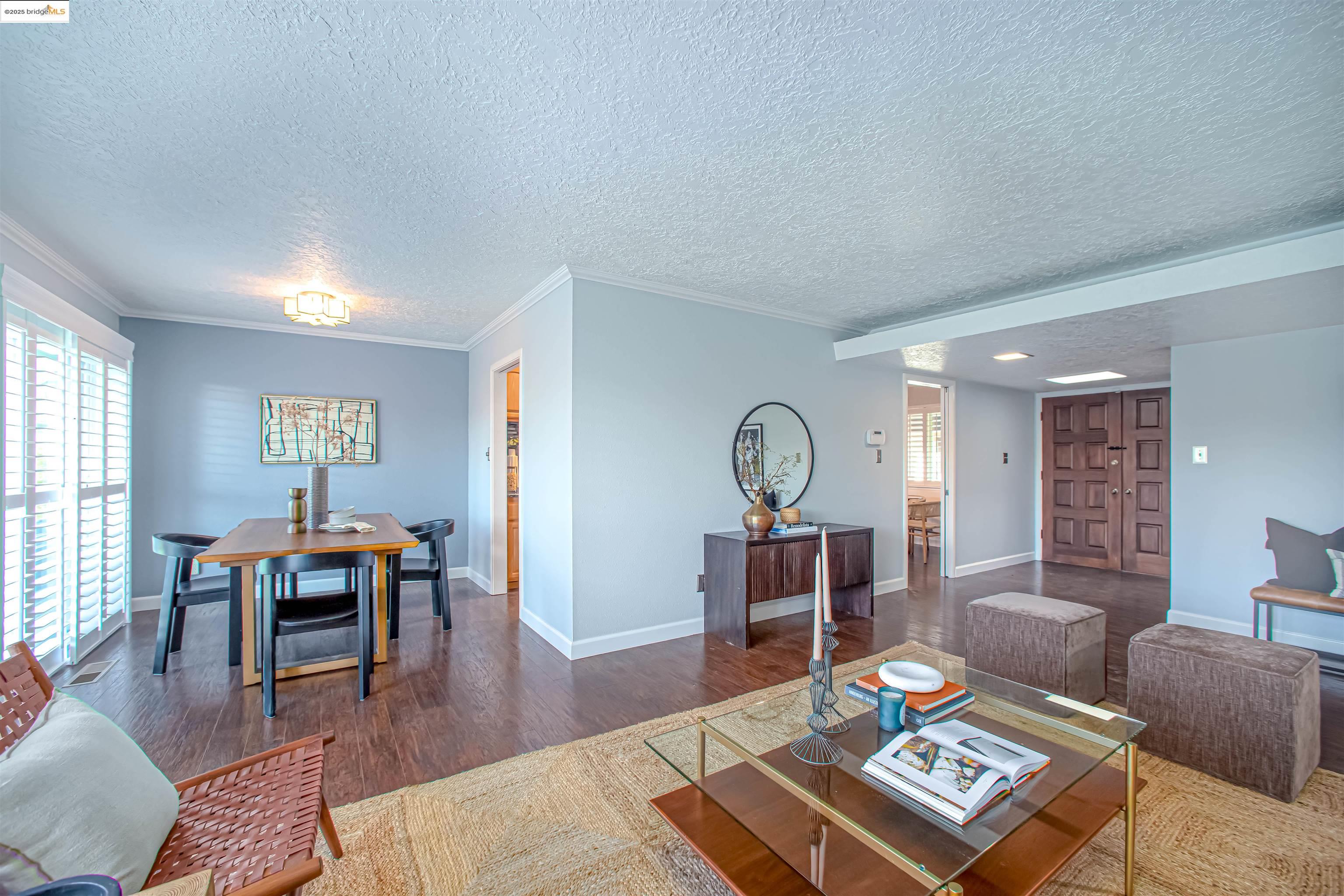 Detail Gallery Image 6 of 27 For 7036 13th St, Sacramento,  CA 95831 - 3 Beds | 2 Baths