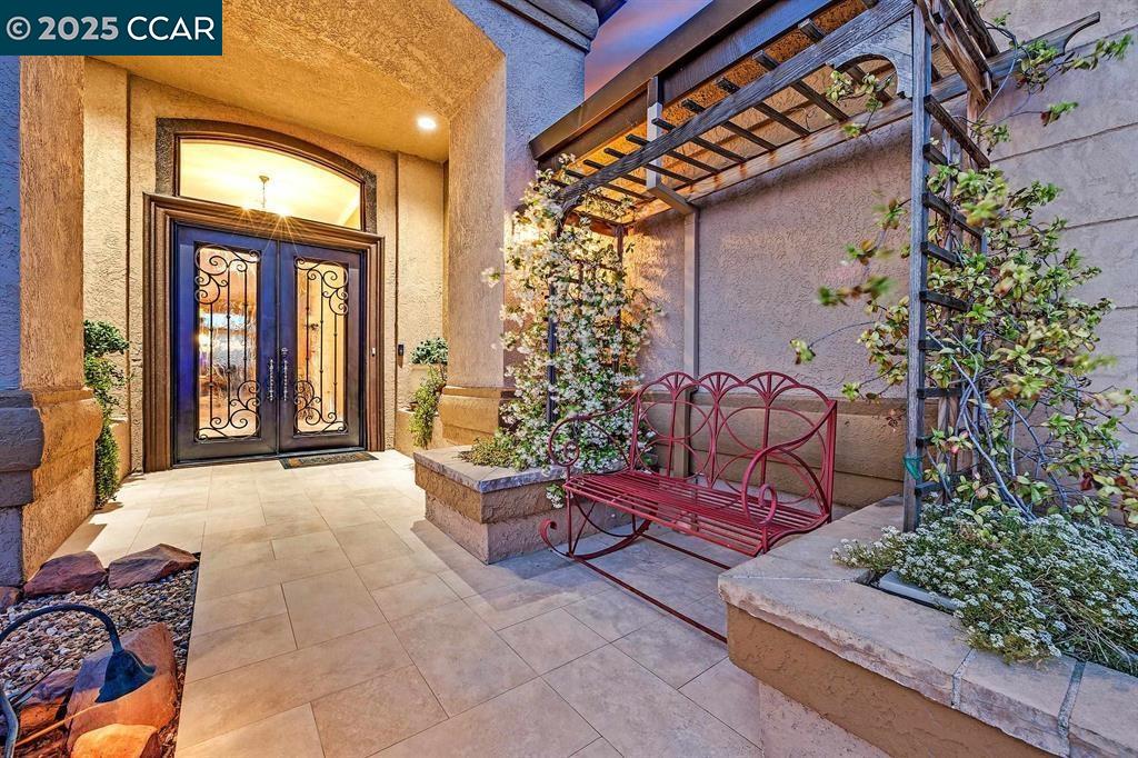 Detail Gallery Image 3 of 45 For 3973 Bolinas Place, Discovery Bay,  CA 94505 - 3 Beds | 3 Baths