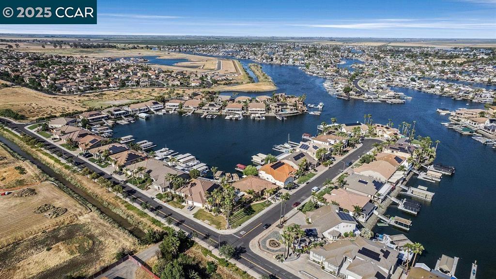 Detail Gallery Image 5 of 45 For 3973 Bolinas Place, Discovery Bay,  CA 94505 - 3 Beds | 3 Baths