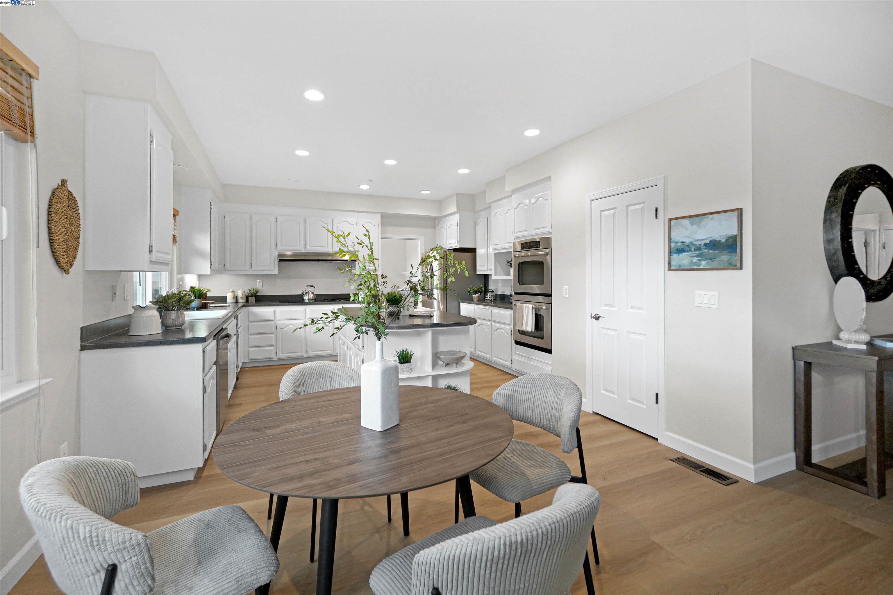 Detail Gallery Image 17 of 58 For 28475 Fox Hollow Dr, Hayward,  CA 94542 - 5 Beds | 3 Baths