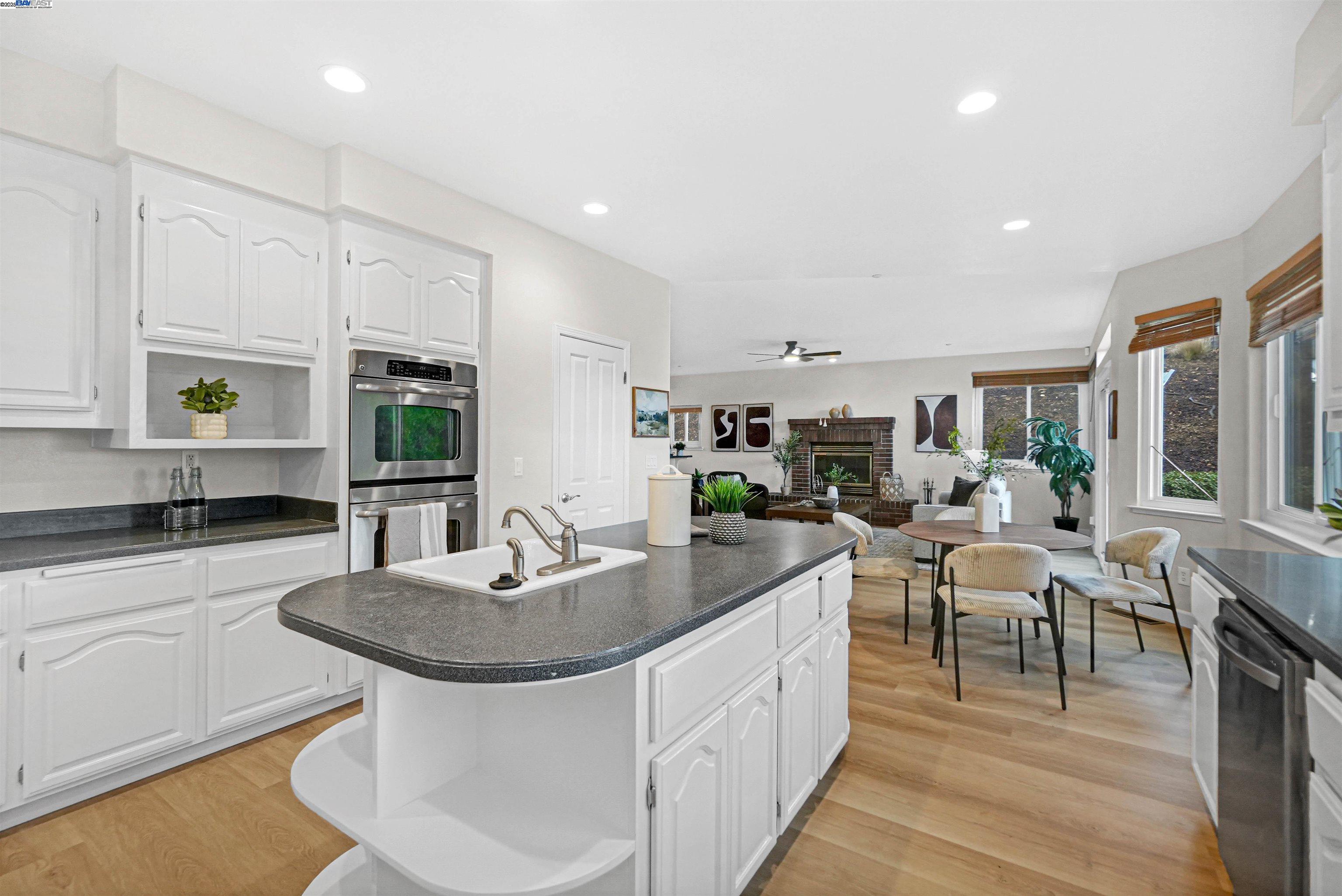 Detail Gallery Image 19 of 58 For 28475 Fox Hollow Dr, Hayward,  CA 94542 - 5 Beds | 3 Baths