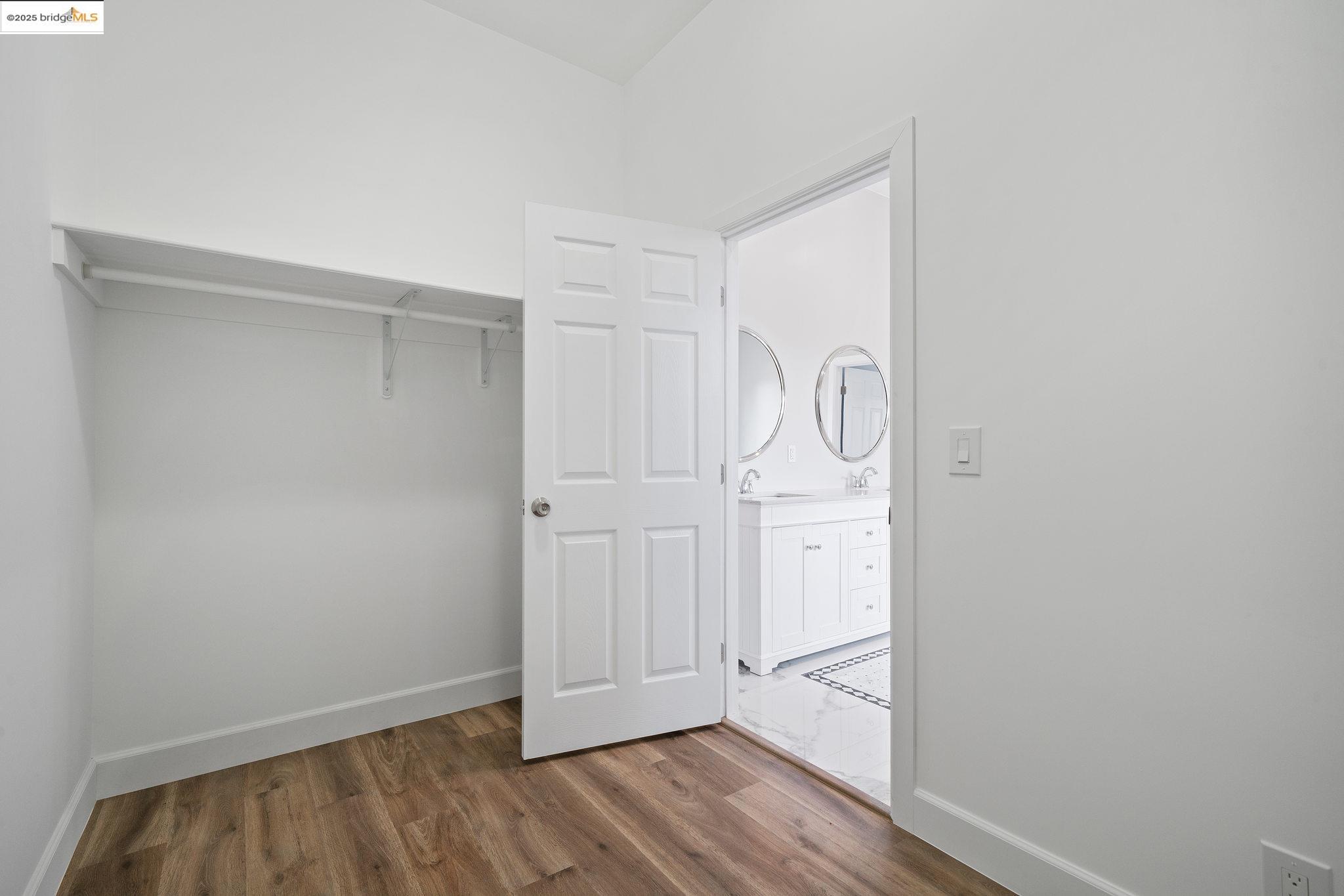 Detail Gallery Image 29 of 44 For 4511 Elmwood Rd, El Sobrante,  CA 94803 - 4 Beds | 4 Baths