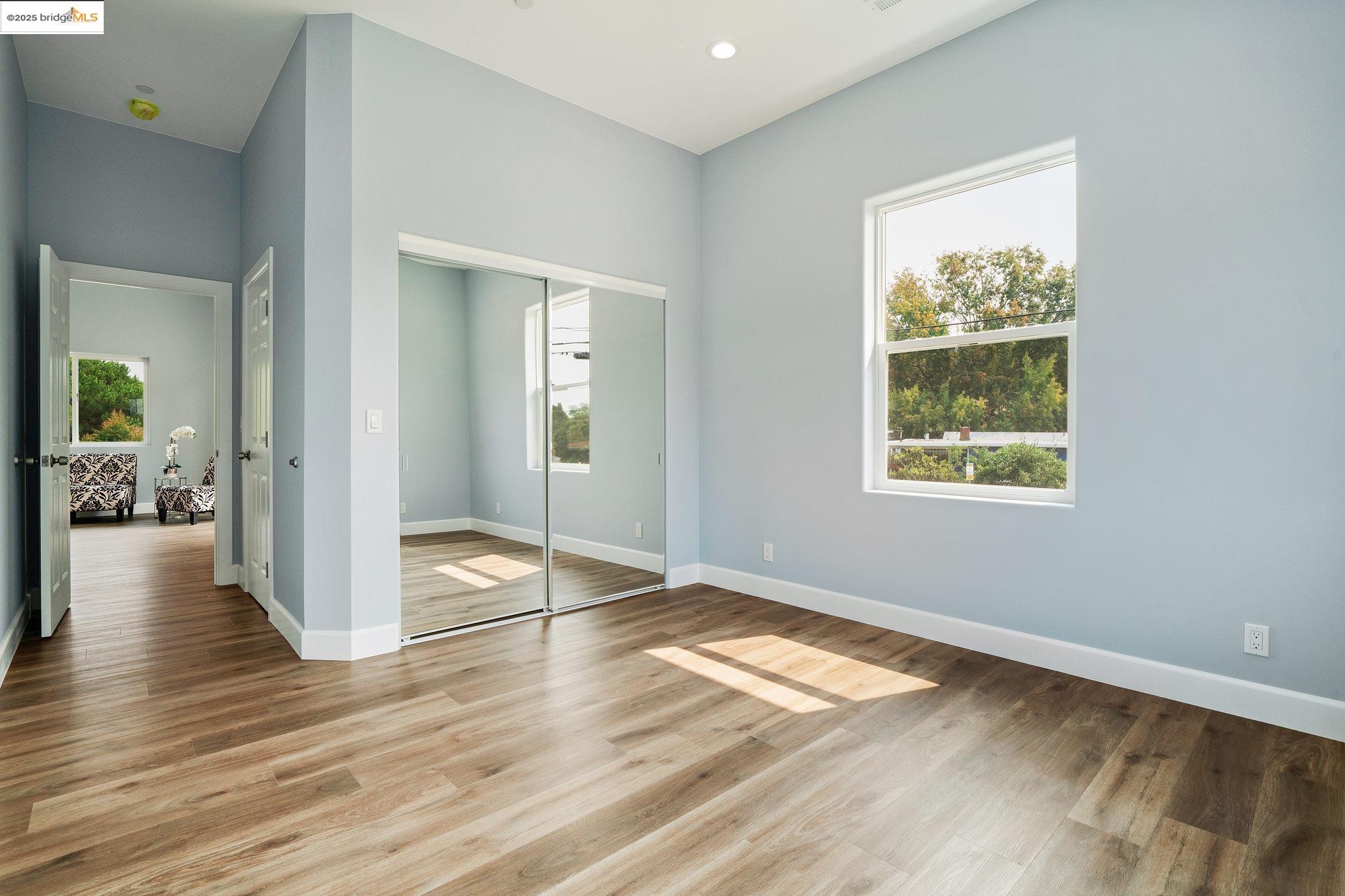 Detail Gallery Image 32 of 44 For 4511 Elmwood Rd, El Sobrante,  CA 94803 - 4 Beds | 4 Baths