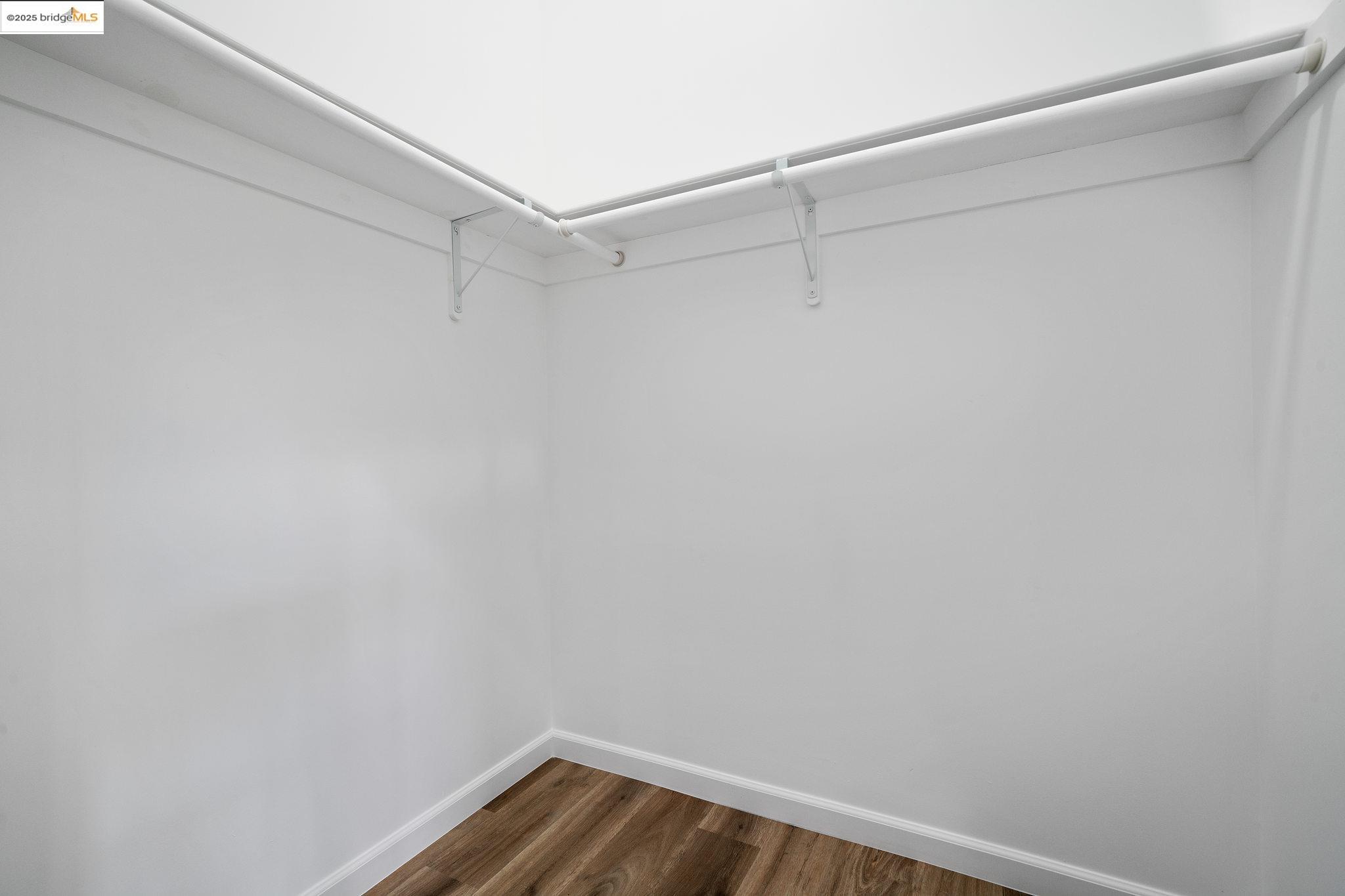 Detail Gallery Image 33 of 44 For 4511 Elmwood Rd, El Sobrante,  CA 94803 - 4 Beds | 4 Baths