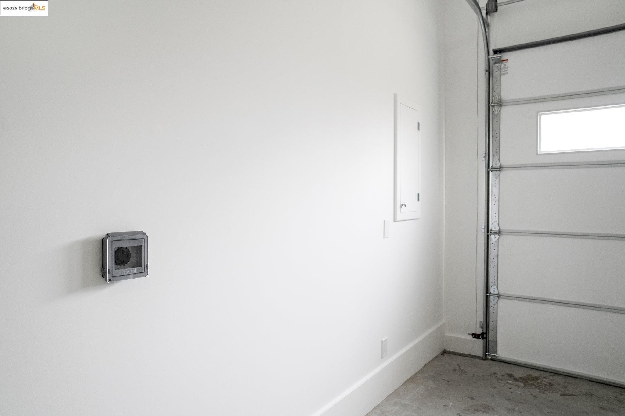 Detail Gallery Image 35 of 44 For 4511 Elmwood Rd, El Sobrante,  CA 94803 - 4 Beds | 4 Baths