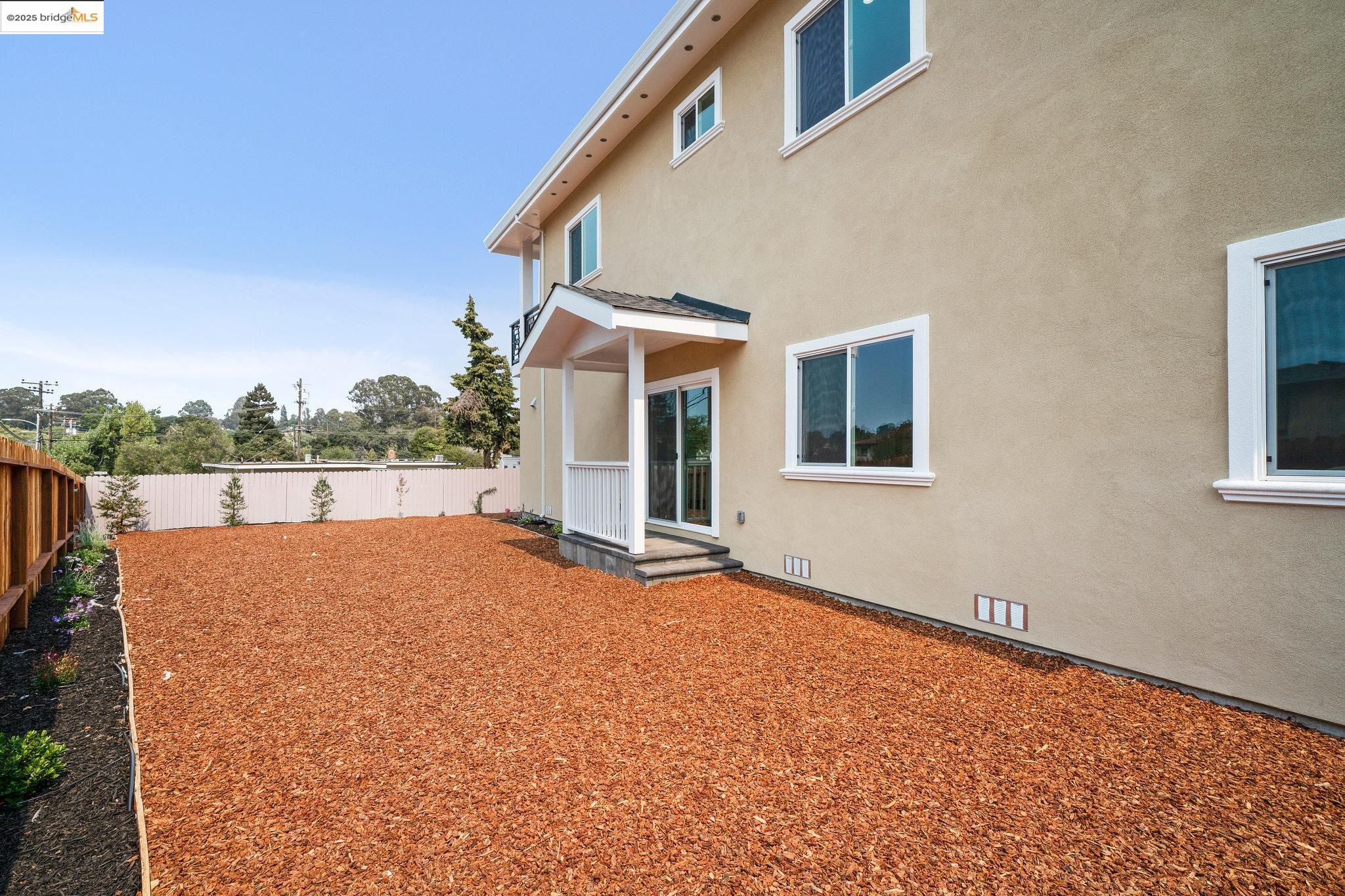 Detail Gallery Image 37 of 44 For 4511 Elmwood Rd, El Sobrante,  CA 94803 - 4 Beds | 4 Baths