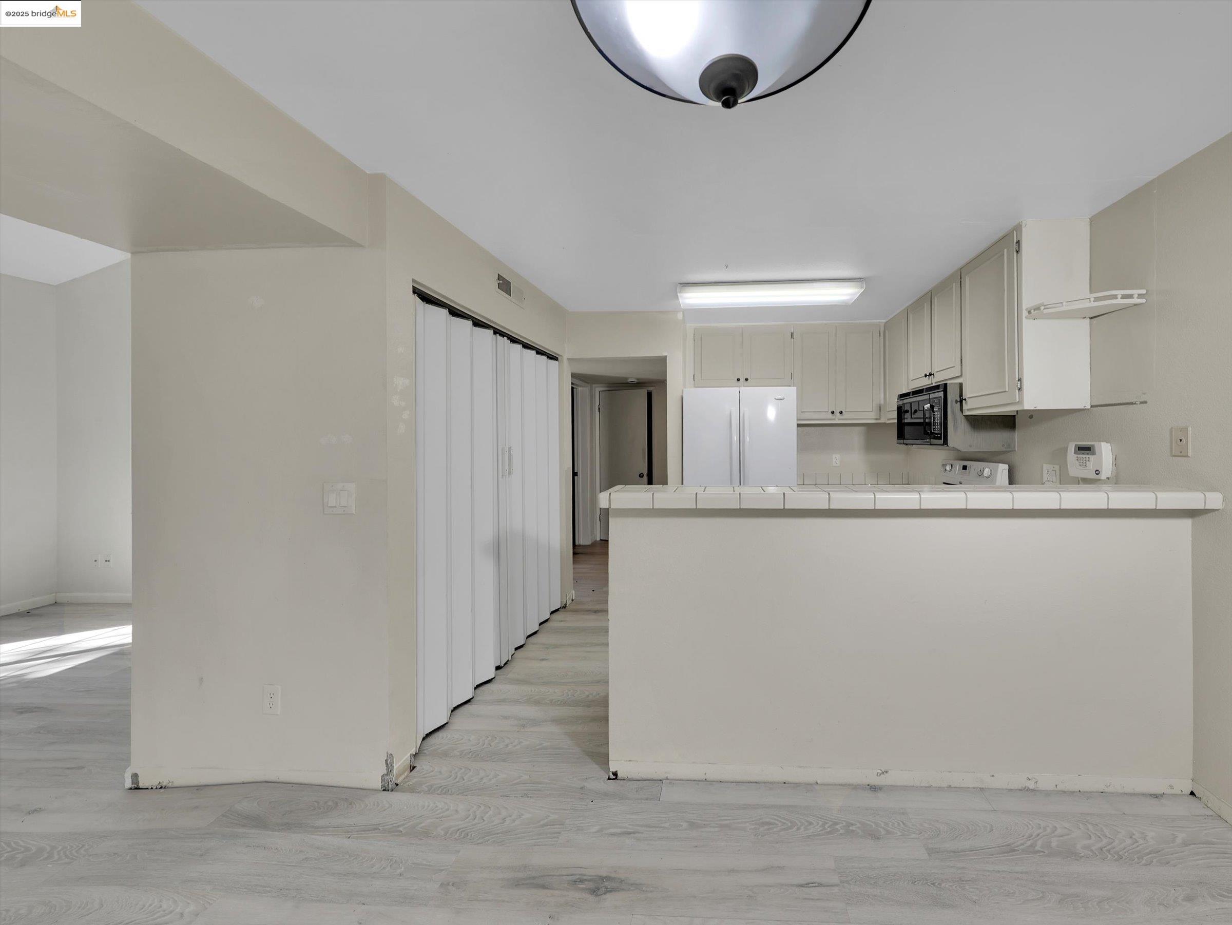 Photo #13: 41117859 Listing: Photo #13