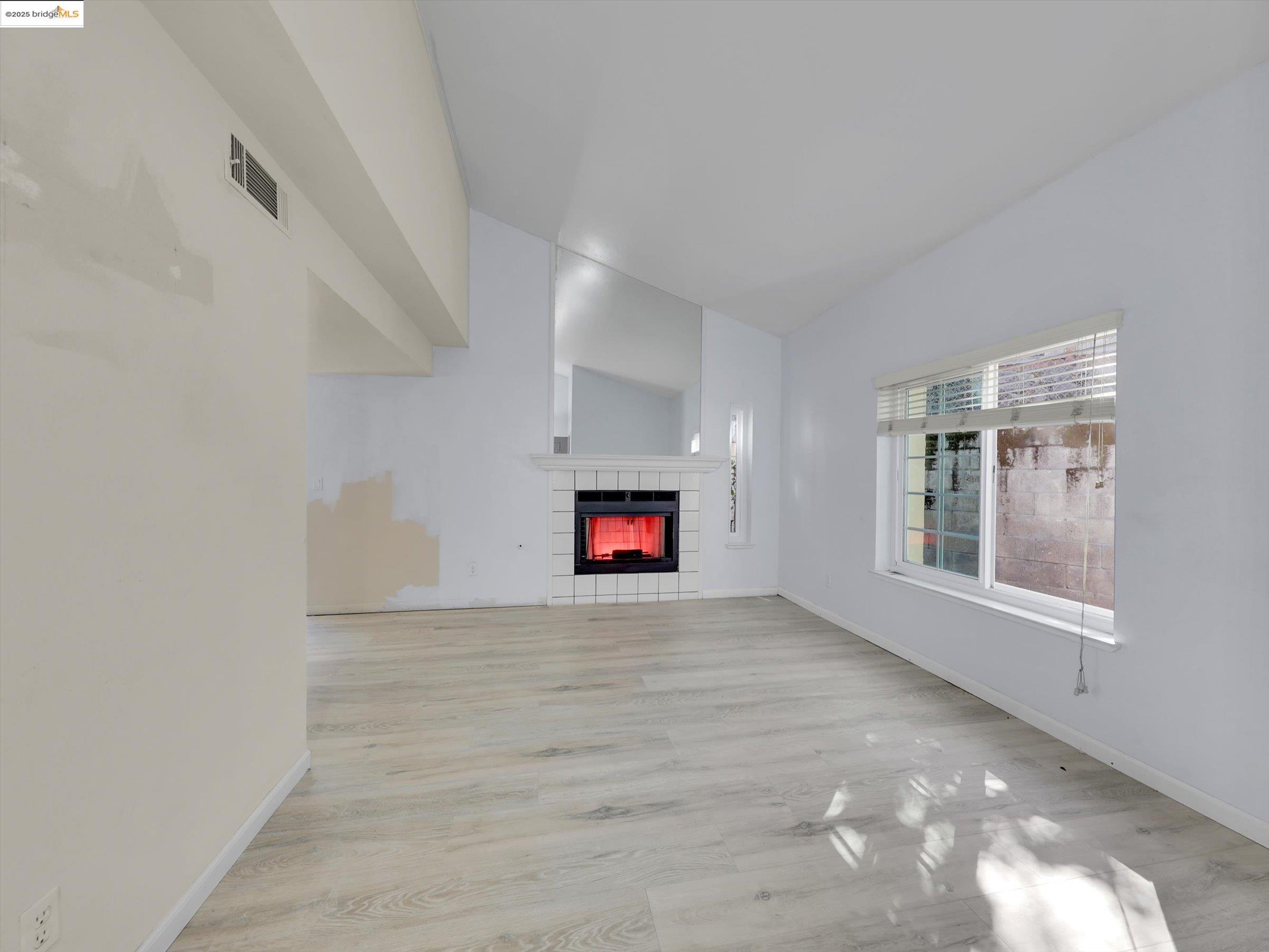 Photo #6: 41117859 Listing: Photo #6