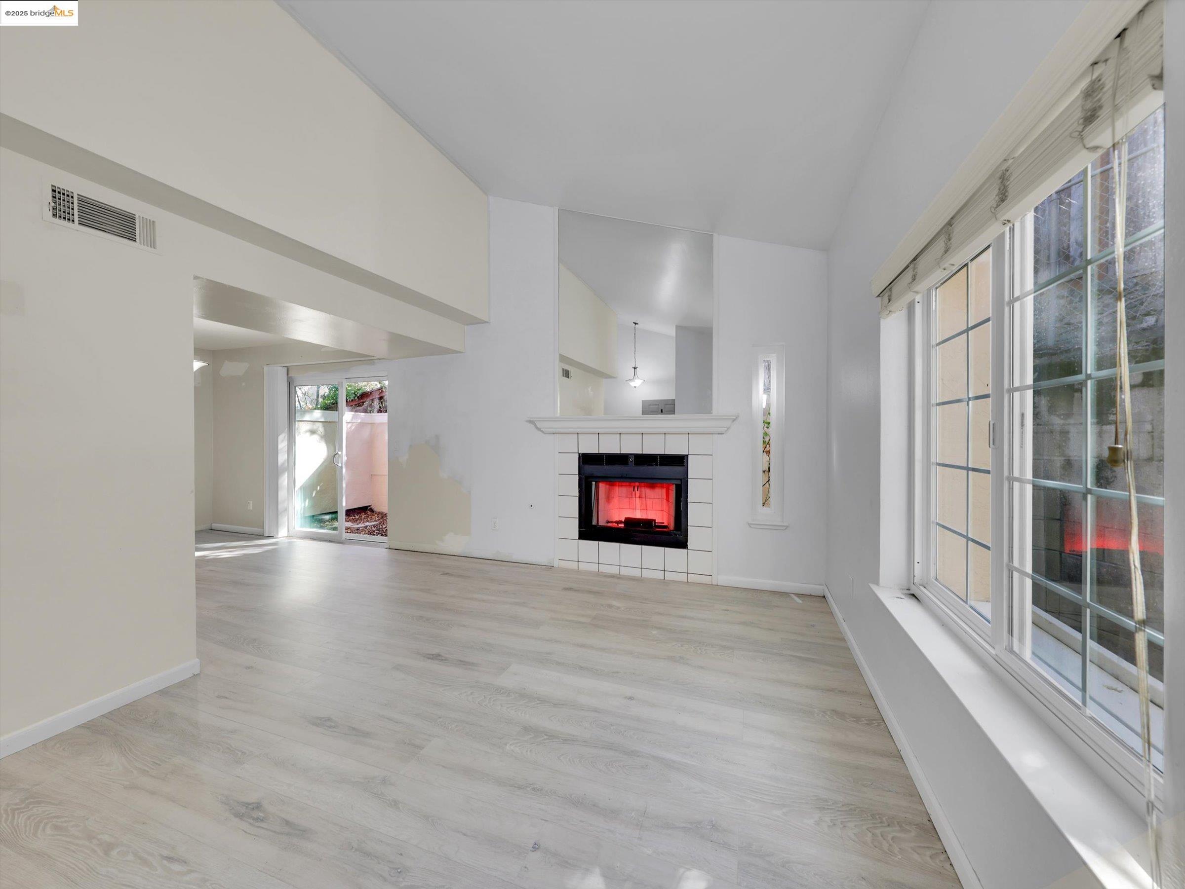 Photo #8: 41117859 Listing: Photo #8