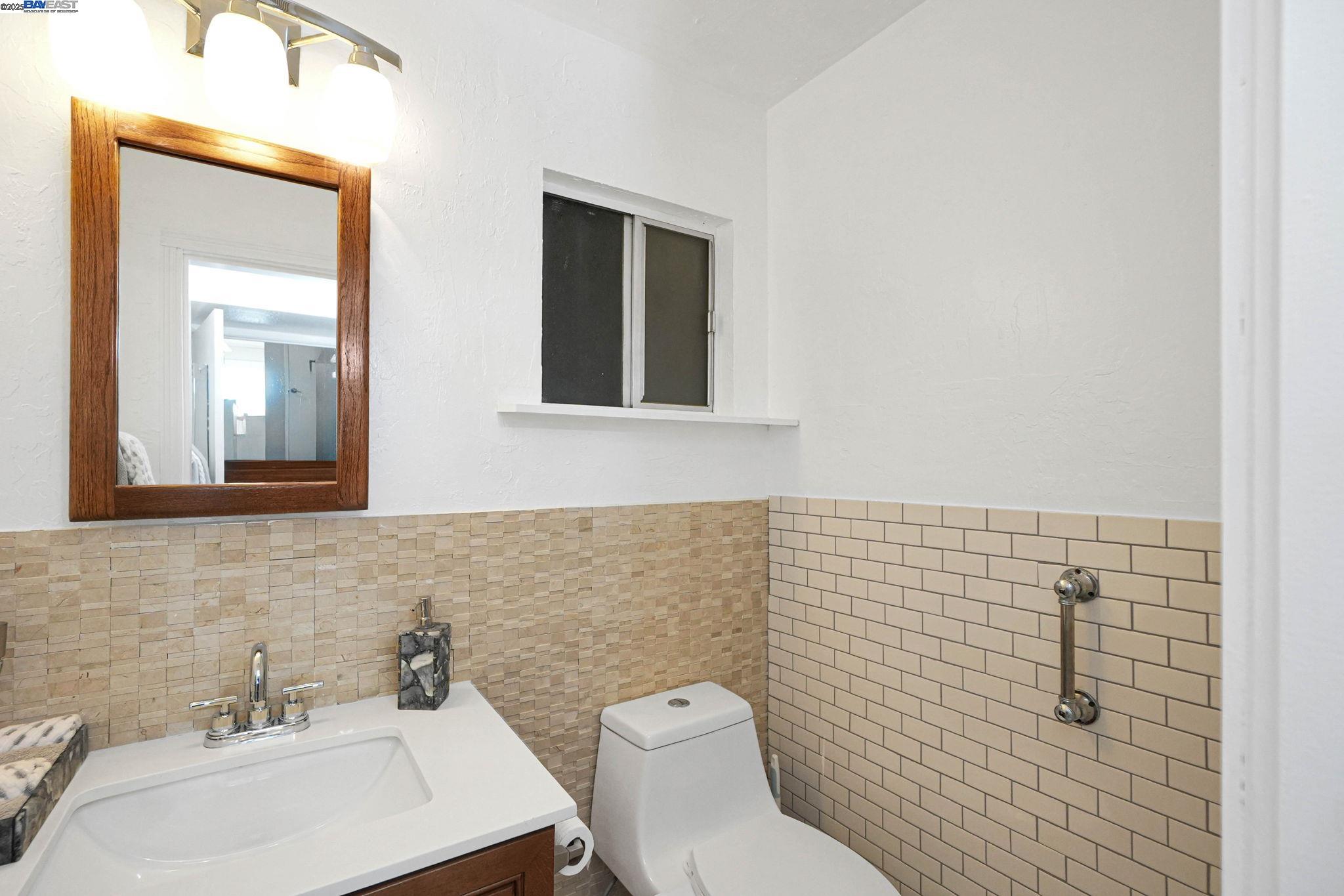 Detail Gallery Image 40 of 57 For 27956 Edgecliff Way, Hayward,  CA 94542 - 4 Beds | 3 Baths