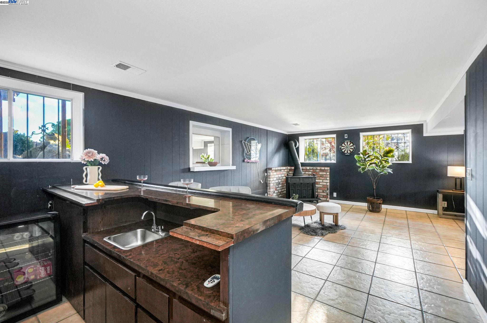 Detail Gallery Image 42 of 57 For 27956 Edgecliff Way, Hayward,  CA 94542 - 4 Beds | 3 Baths