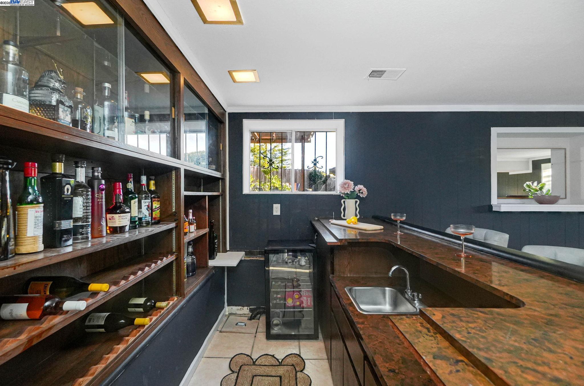 Detail Gallery Image 43 of 57 For 27956 Edgecliff Way, Hayward,  CA 94542 - 4 Beds | 3 Baths