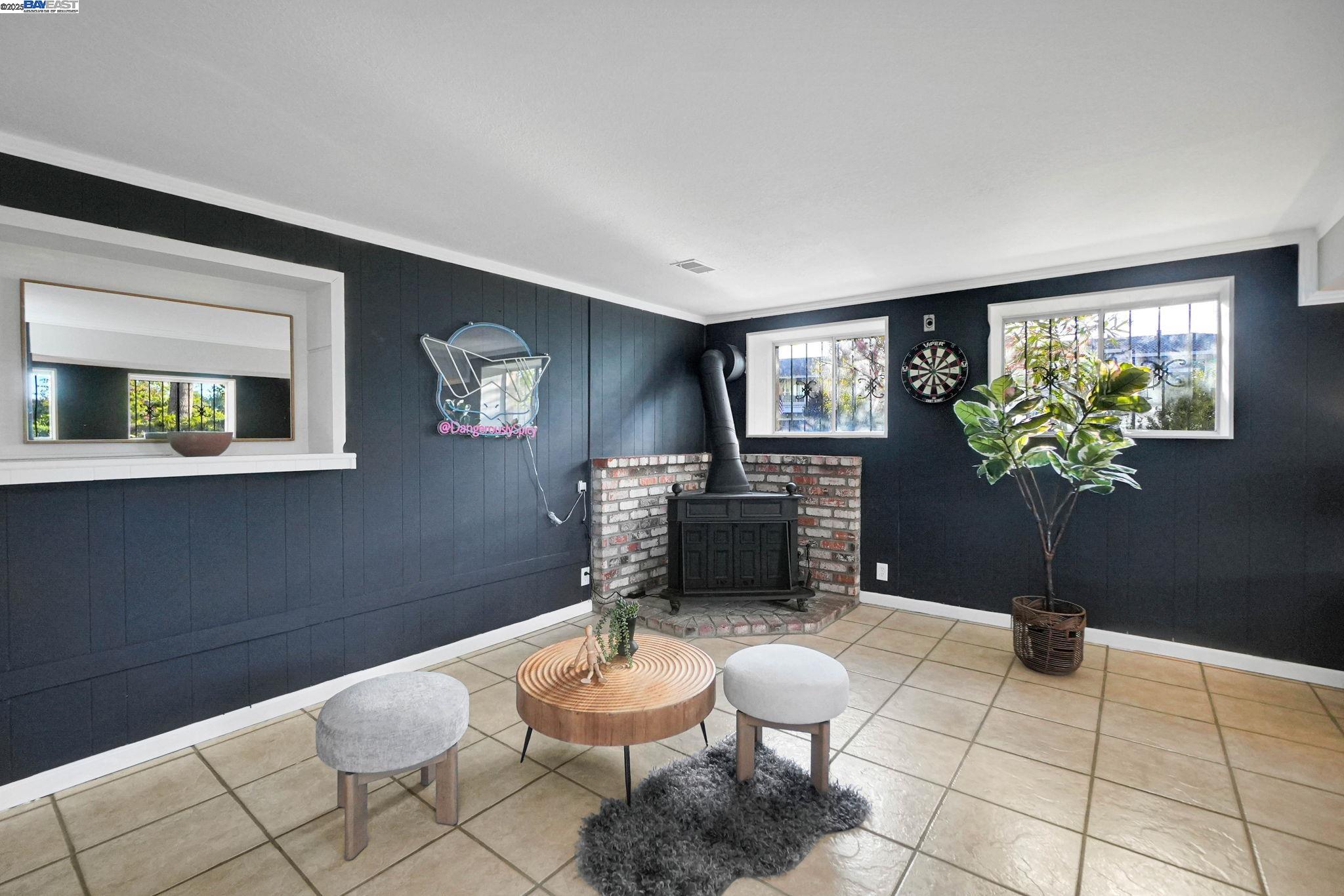 Detail Gallery Image 44 of 57 For 27956 Edgecliff Way, Hayward,  CA 94542 - 4 Beds | 3 Baths